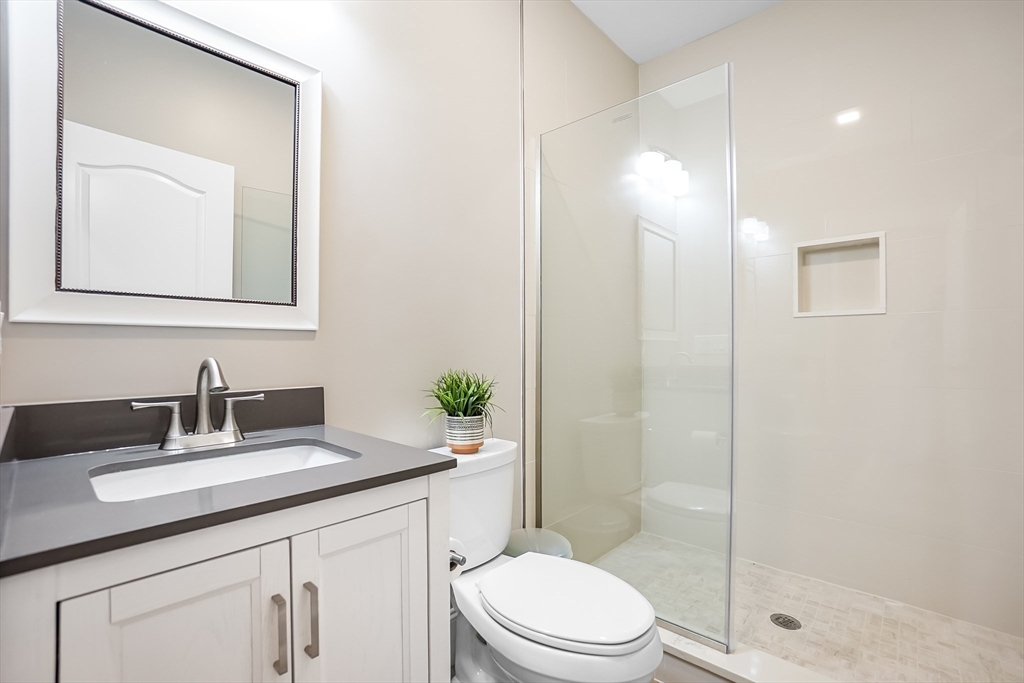 Newton, Massachusetts, 02460, United States, 4 Bedrooms Bedrooms, ,5 BathroomsBathrooms,Residential,For Sale,1929492