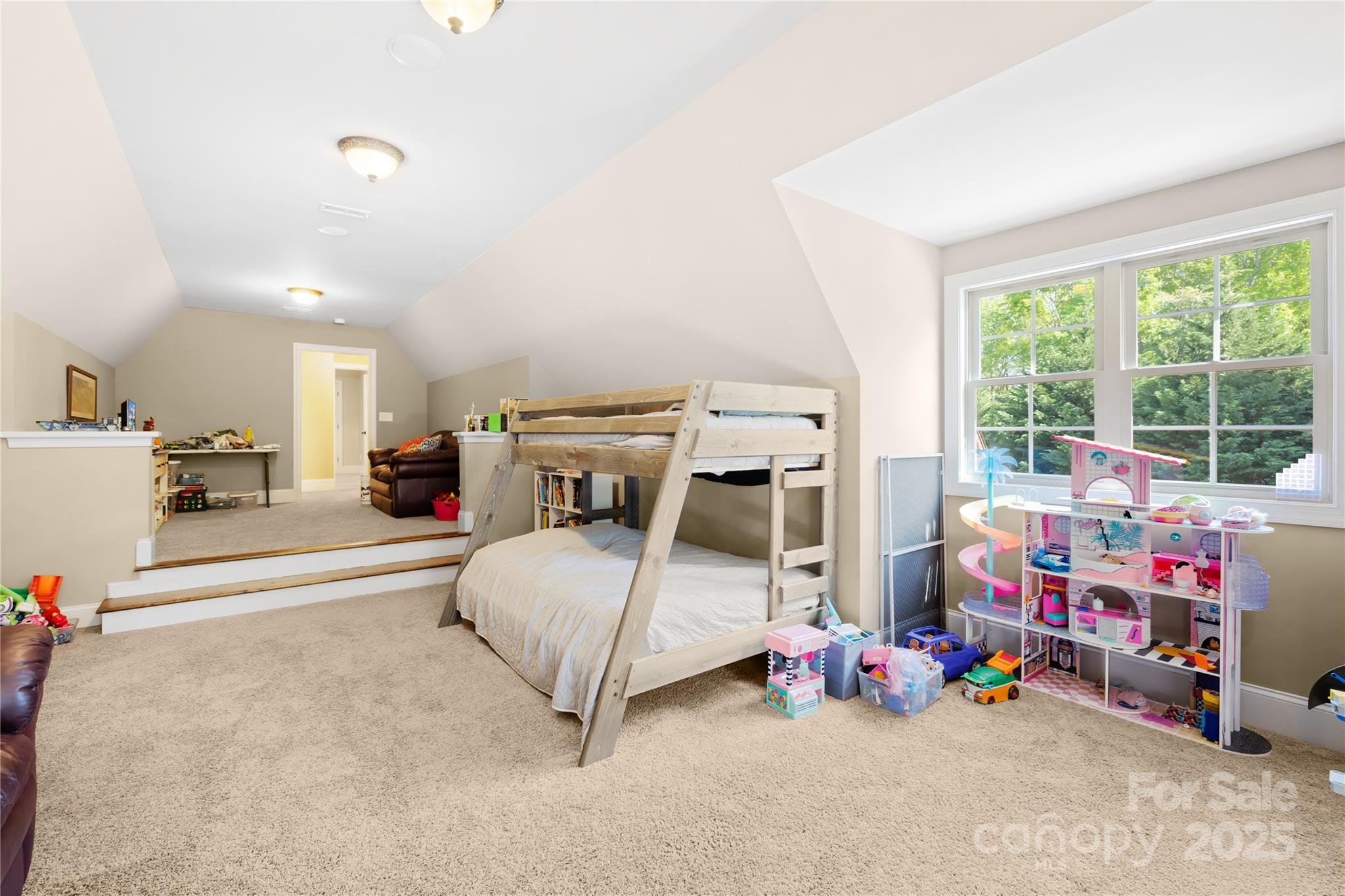 Shelby, North Carolina, 28150, United States, 3 Bedrooms Bedrooms, ,5 BathroomsBathrooms,Residential,For Sale,1777934