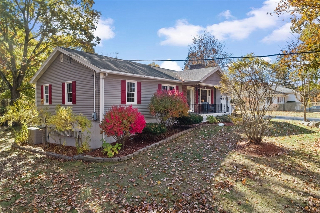 Methuen, Massachusetts, 01844, United States, 3 Bedrooms Bedrooms, ,1 BathroomBathrooms,Residential,For Sale,1981024