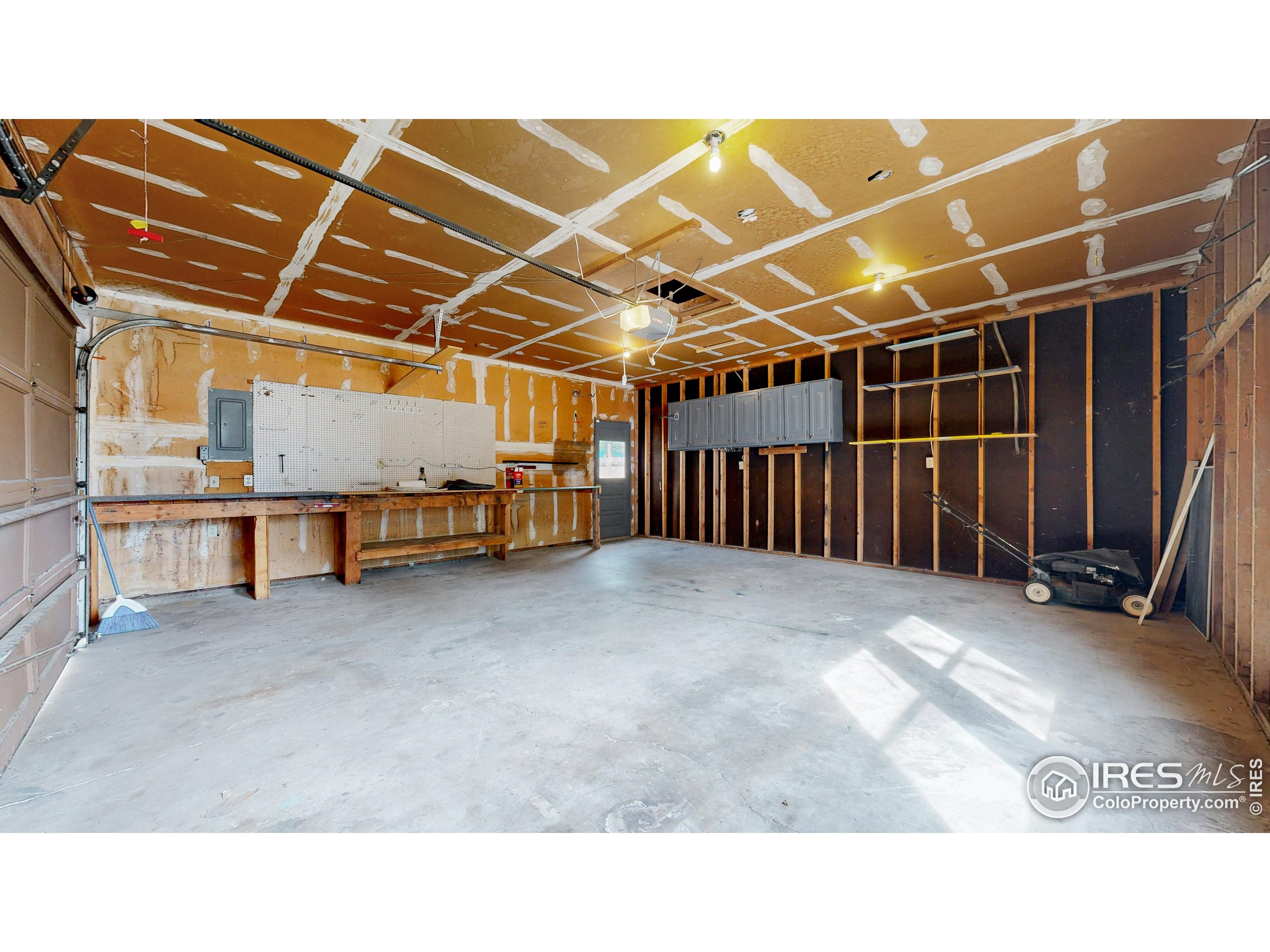 Fort Collins, Colorado, 80521, United States, 3 Bedrooms Bedrooms, ,1 BathroomBathrooms,Residential,For Sale,1948216