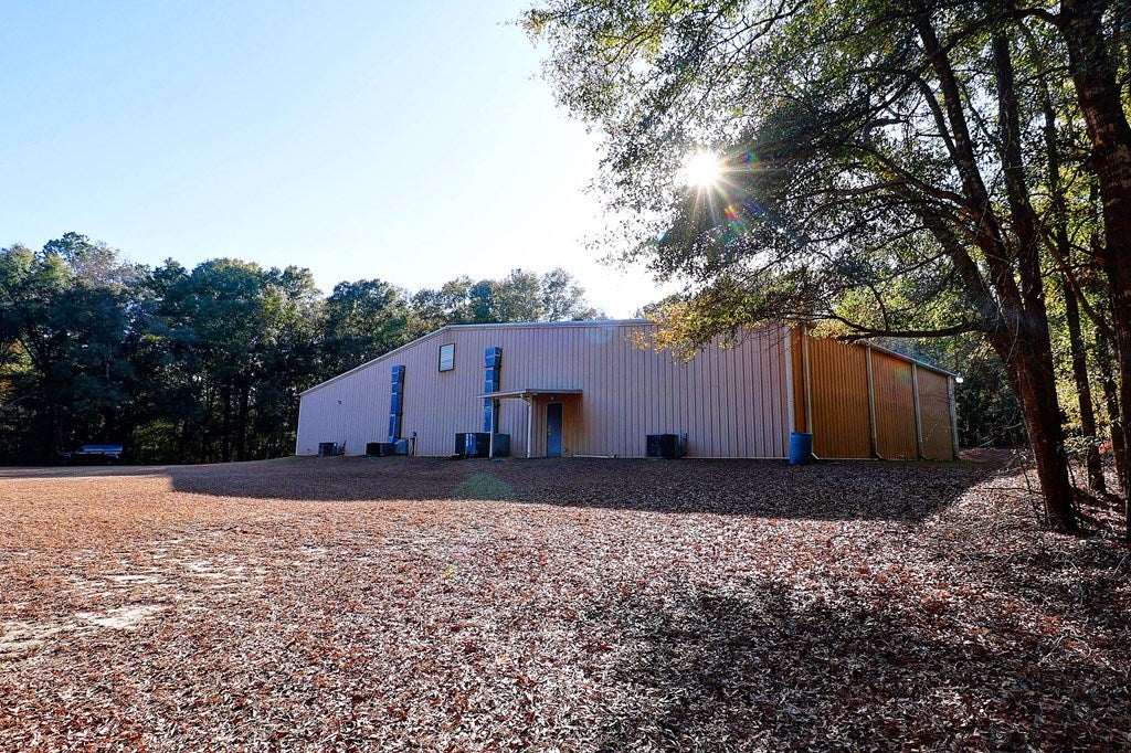 Headland, Alabama, 36345, United States, 5 Bedrooms Bedrooms, ,2 BathroomsBathrooms,Residential,For Sale,1991013