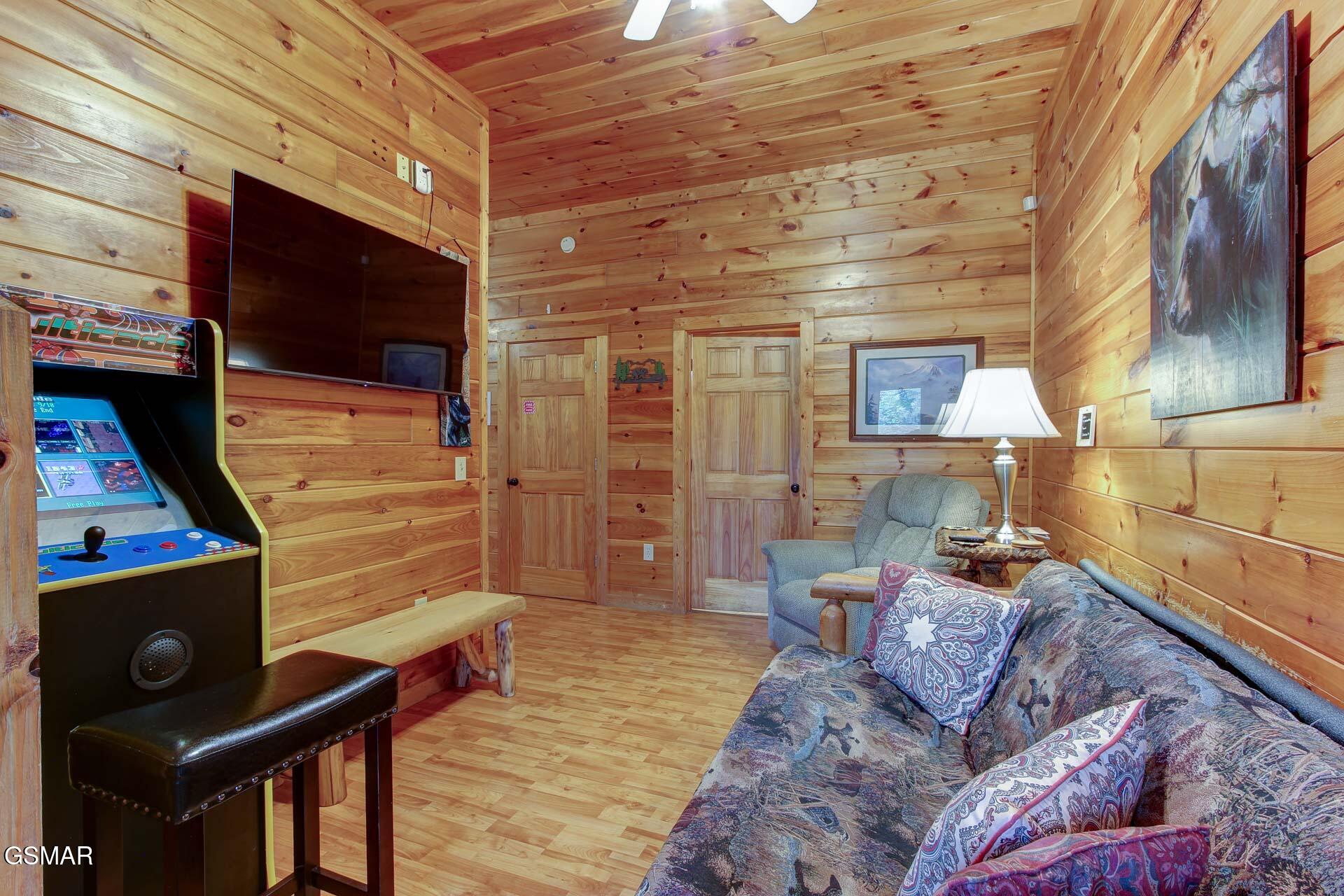 Sevierville, Tennessee, 37876, United States, 2 Bedrooms Bedrooms, ,2 BathroomsBathrooms,Residential,For Sale,1873057