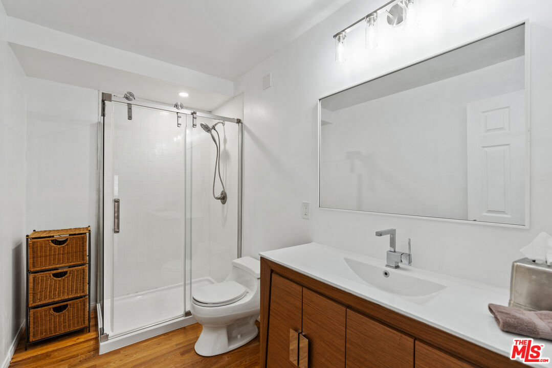 Calabasas, California, 91302, United States, 4 Bedrooms Bedrooms, ,4 BathroomsBathrooms,Residential,For Sale,2002110