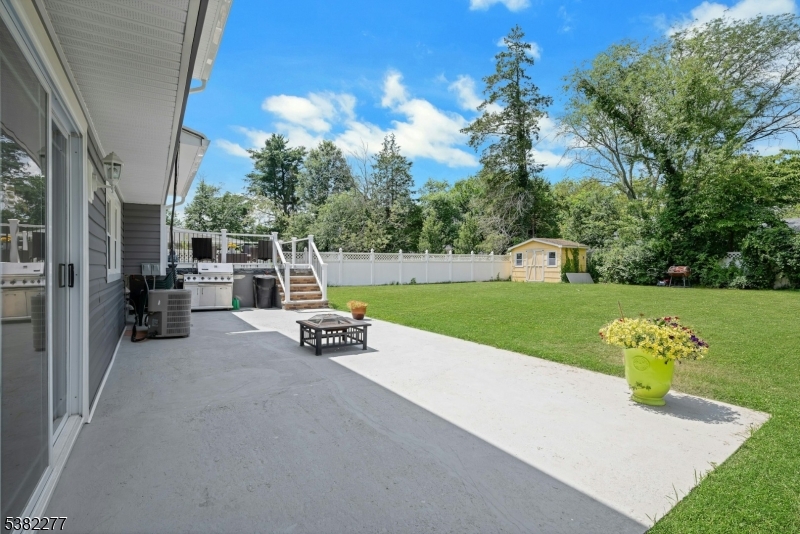 Springfield Twp., New Jersey, 07081, United States, 4 Bedrooms Bedrooms, ,3 BathroomsBathrooms,Residential,For Sale,1938892