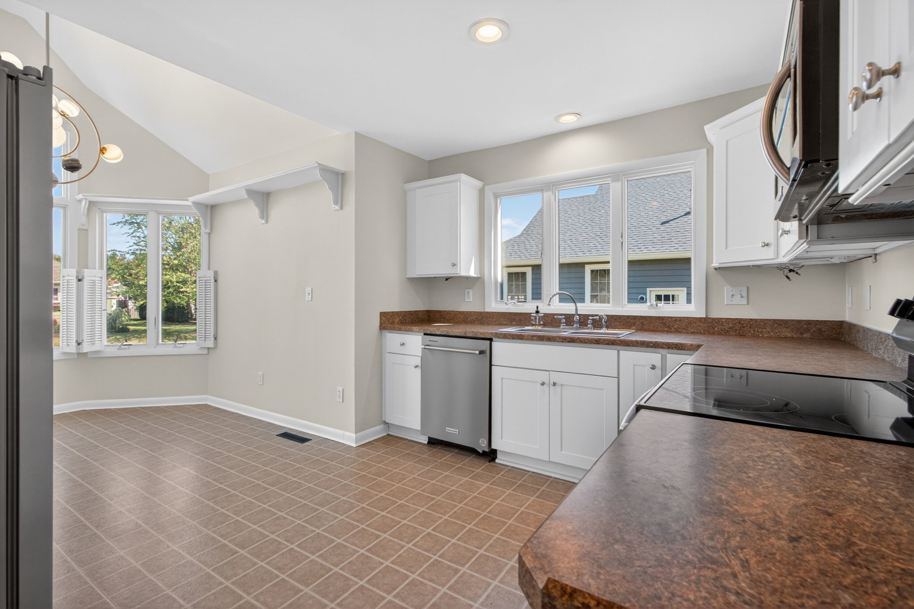  18609 Broadfield Drive - 物件實景