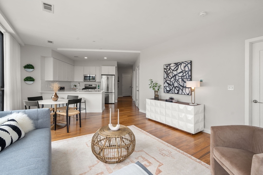 Boston, Massachusetts, 02130, United States, 2 Bedrooms Bedrooms, ,2 BathroomsBathrooms,Residential,For Sale,1940370