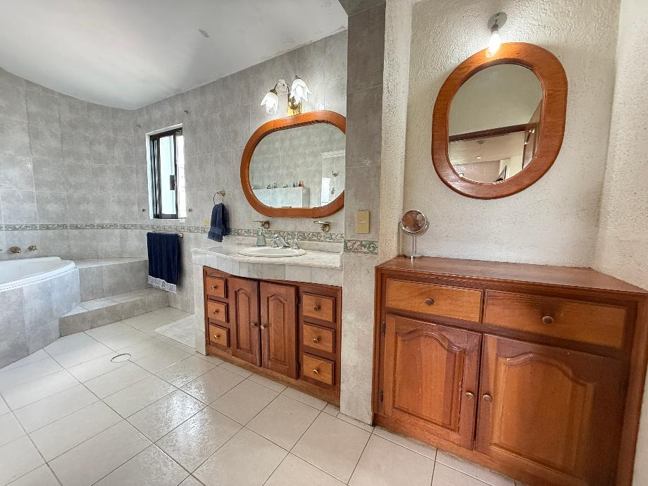 Aguascalientes, Aguascalientes, 20218, Mexico, 4 Bedrooms Bedrooms, ,2 BathroomsBathrooms,Residential,For Sale,1919564