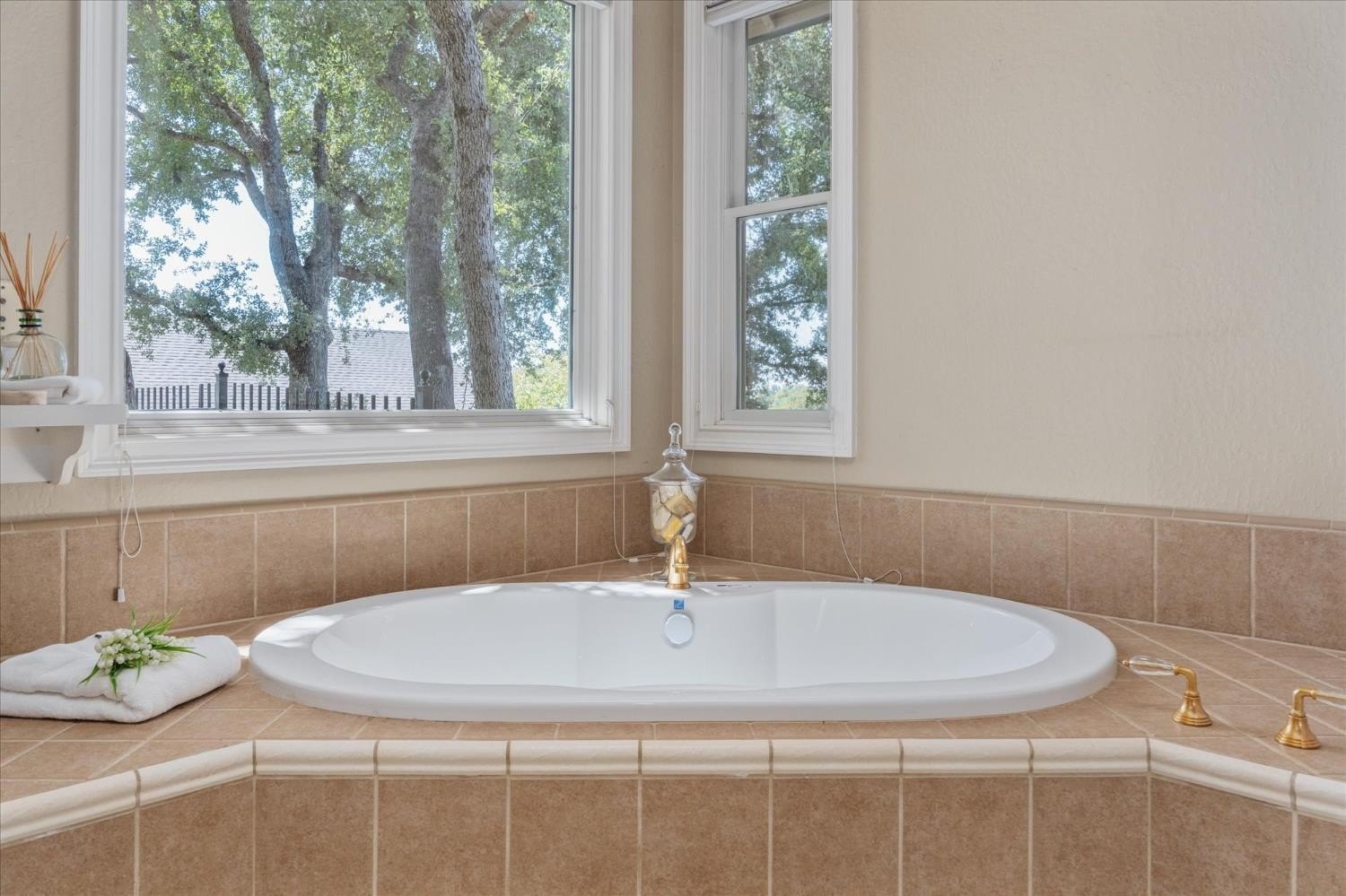 Angels Camp, California, 95222, United States, 5 Bedrooms Bedrooms, ,5 BathroomsBathrooms,Residential,For Sale,1979425