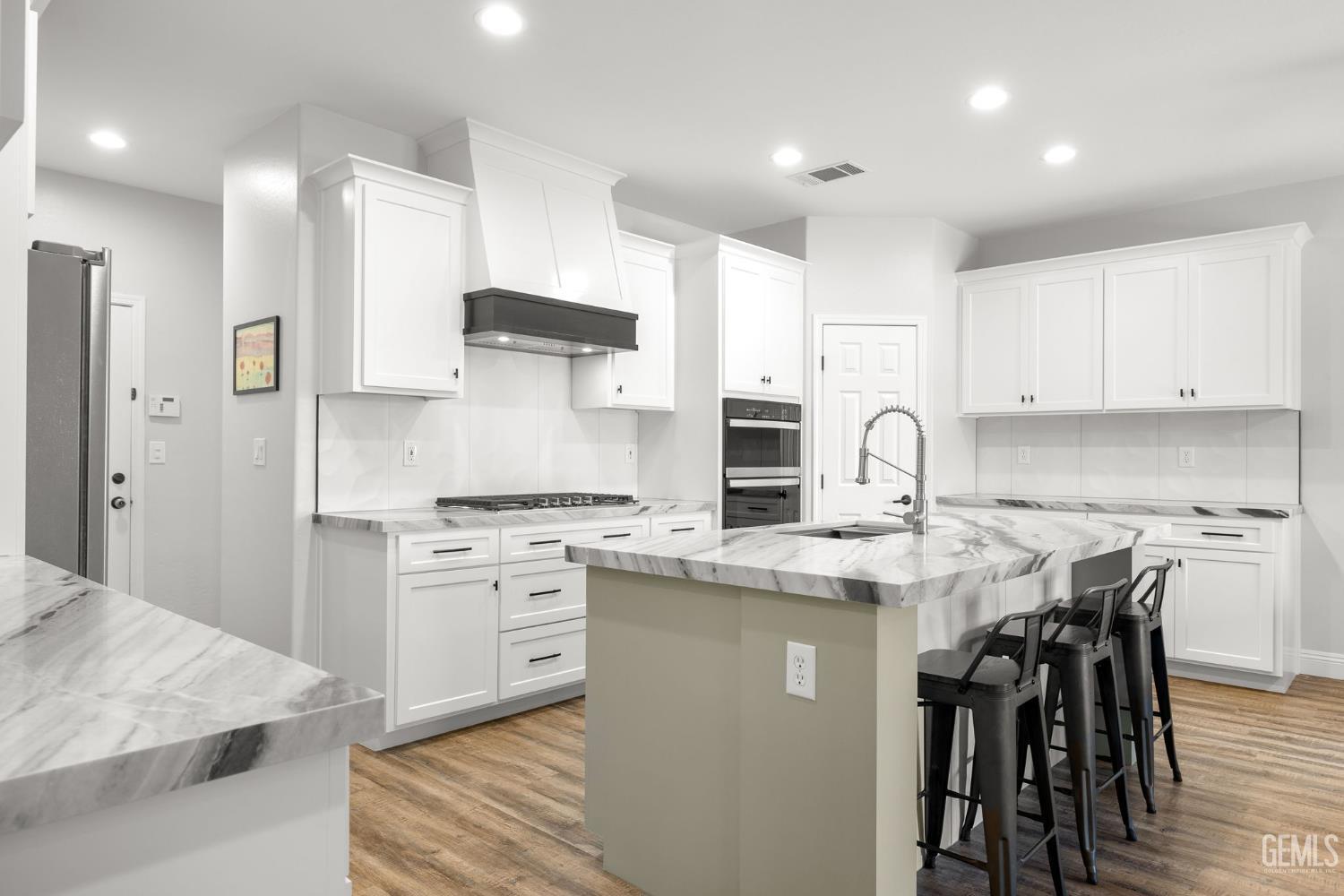 Bakersfield, California, 93312, United States, 3 Bedrooms Bedrooms, ,2 BathroomsBathrooms,Residential,For Sale,1989296