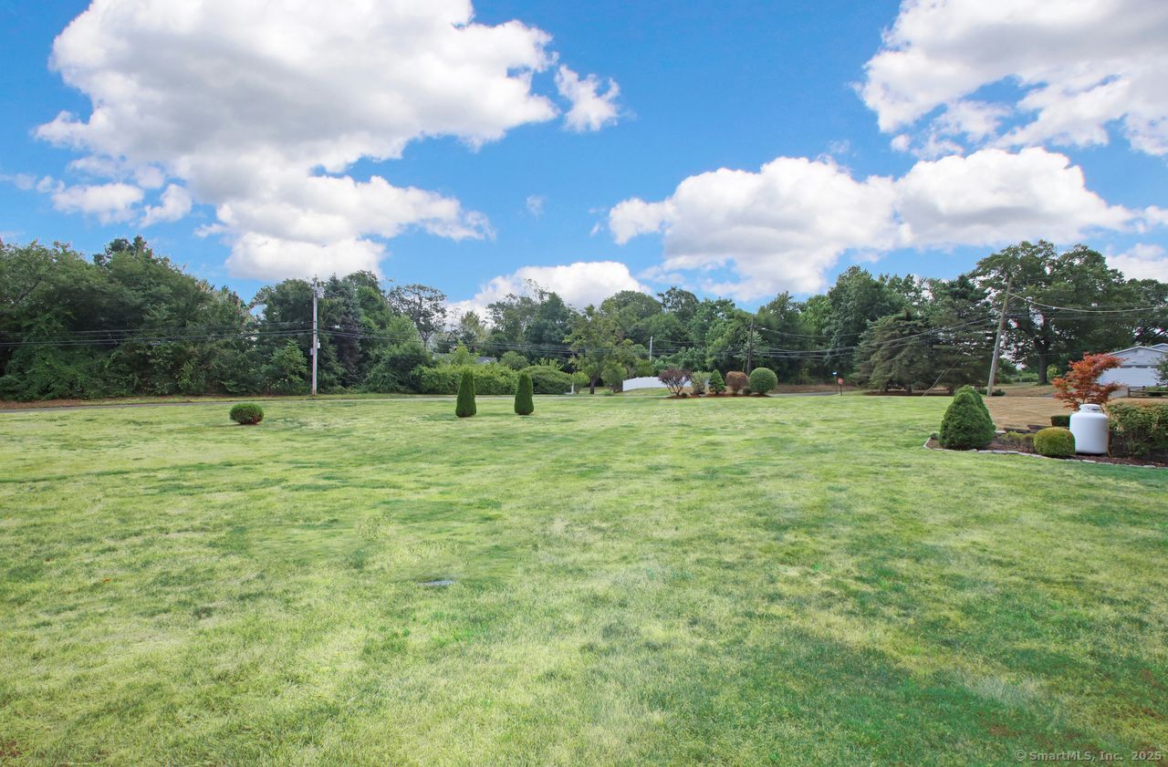 North Haven, Connecticut, 06473, United States, 3 Bedrooms Bedrooms, ,2 BathroomsBathrooms,Residential,For Sale,1926268