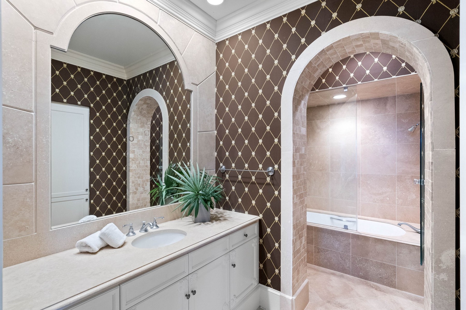  318 West 46th Street - 物件實景