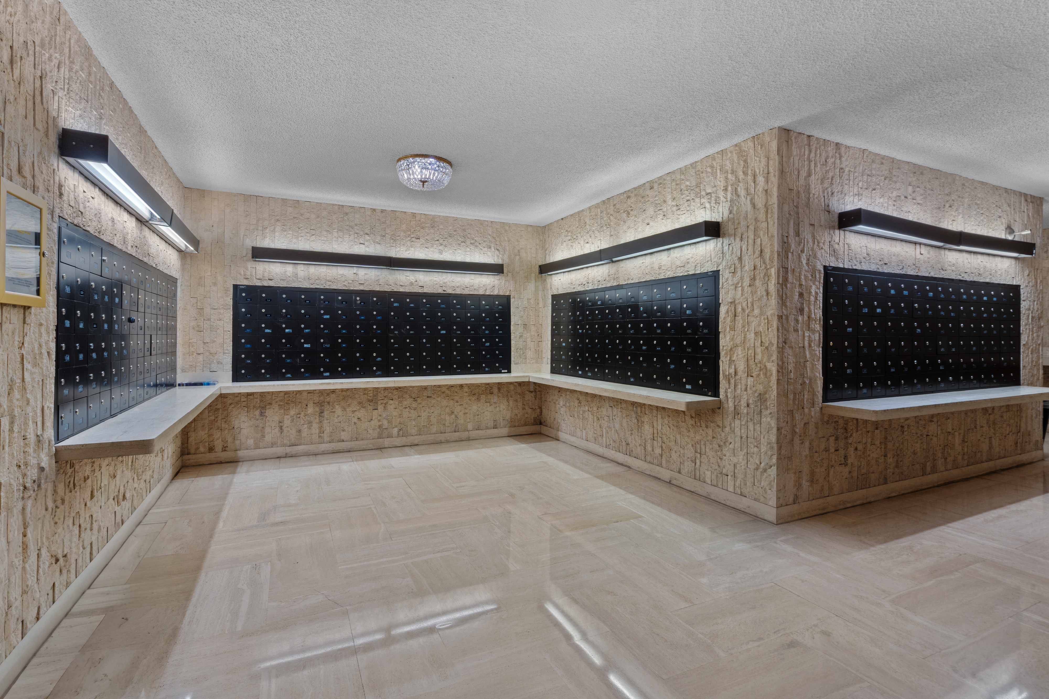  2500 Parkview Dr, Hallandale Beach, FL, 33009 - 物件實景