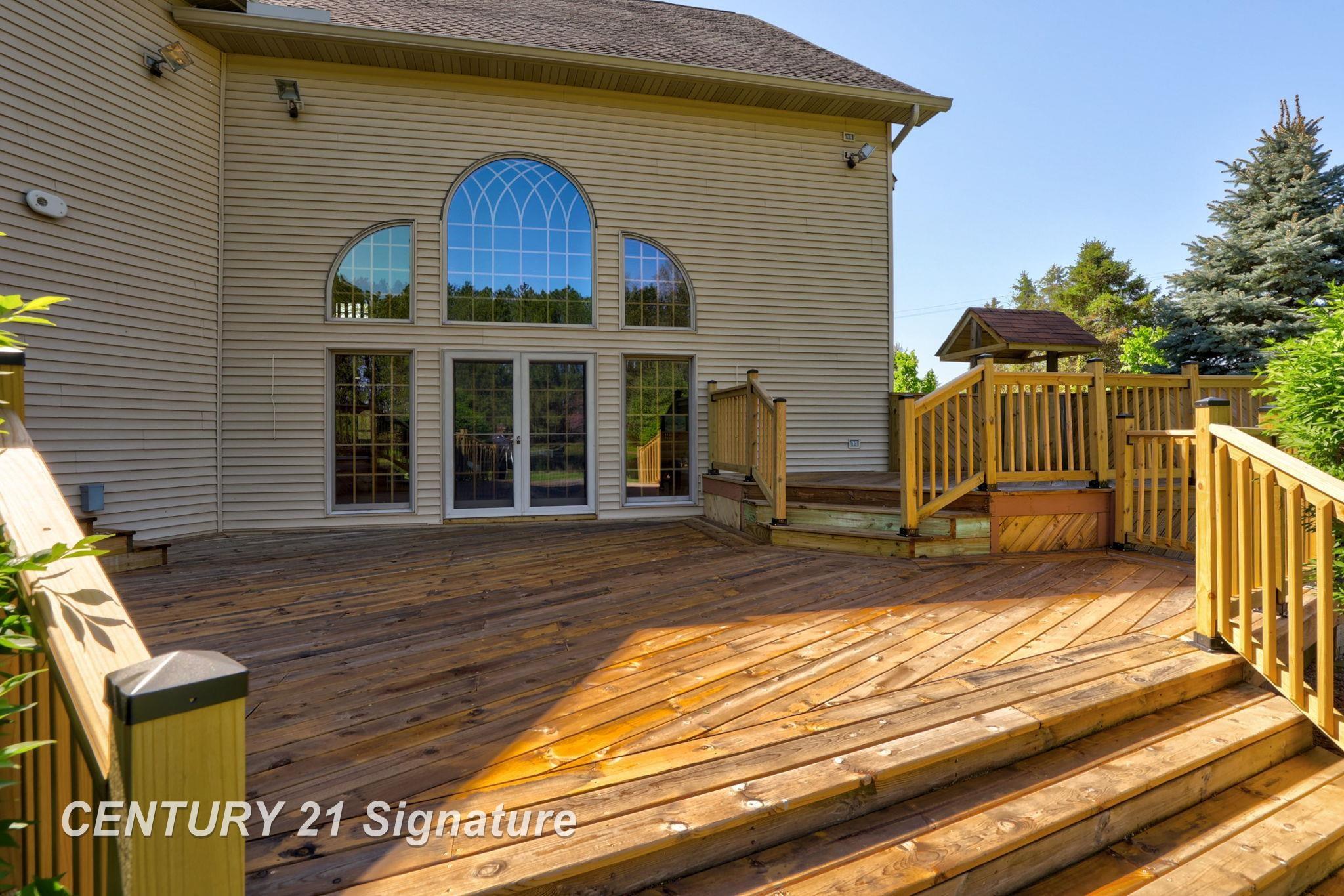 Hemlock, Michigan, 48626, United States, 6 Bedrooms Bedrooms, ,5 BathroomsBathrooms,Residential,For Sale,1984080