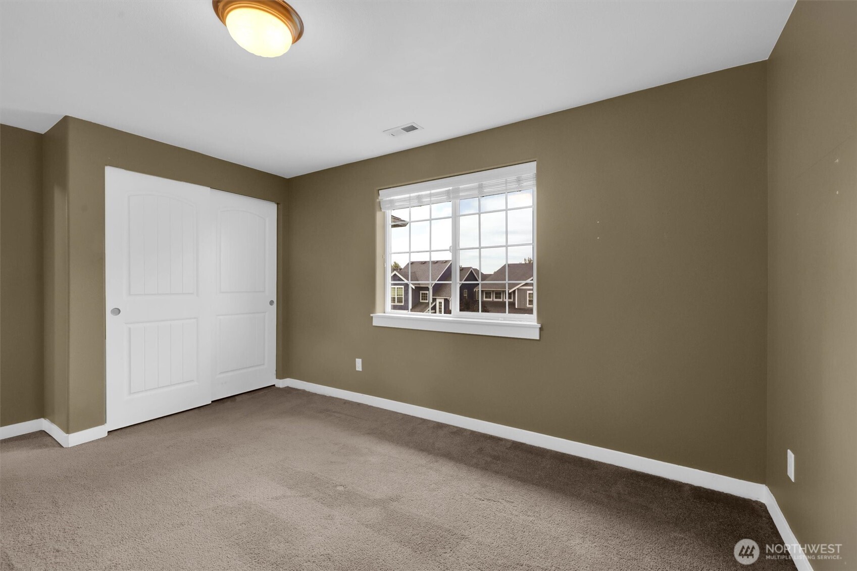 Puyallup, Washington, 98375, United States, 4 Bedrooms Bedrooms, ,3 BathroomsBathrooms,Residential,For Sale,1983972