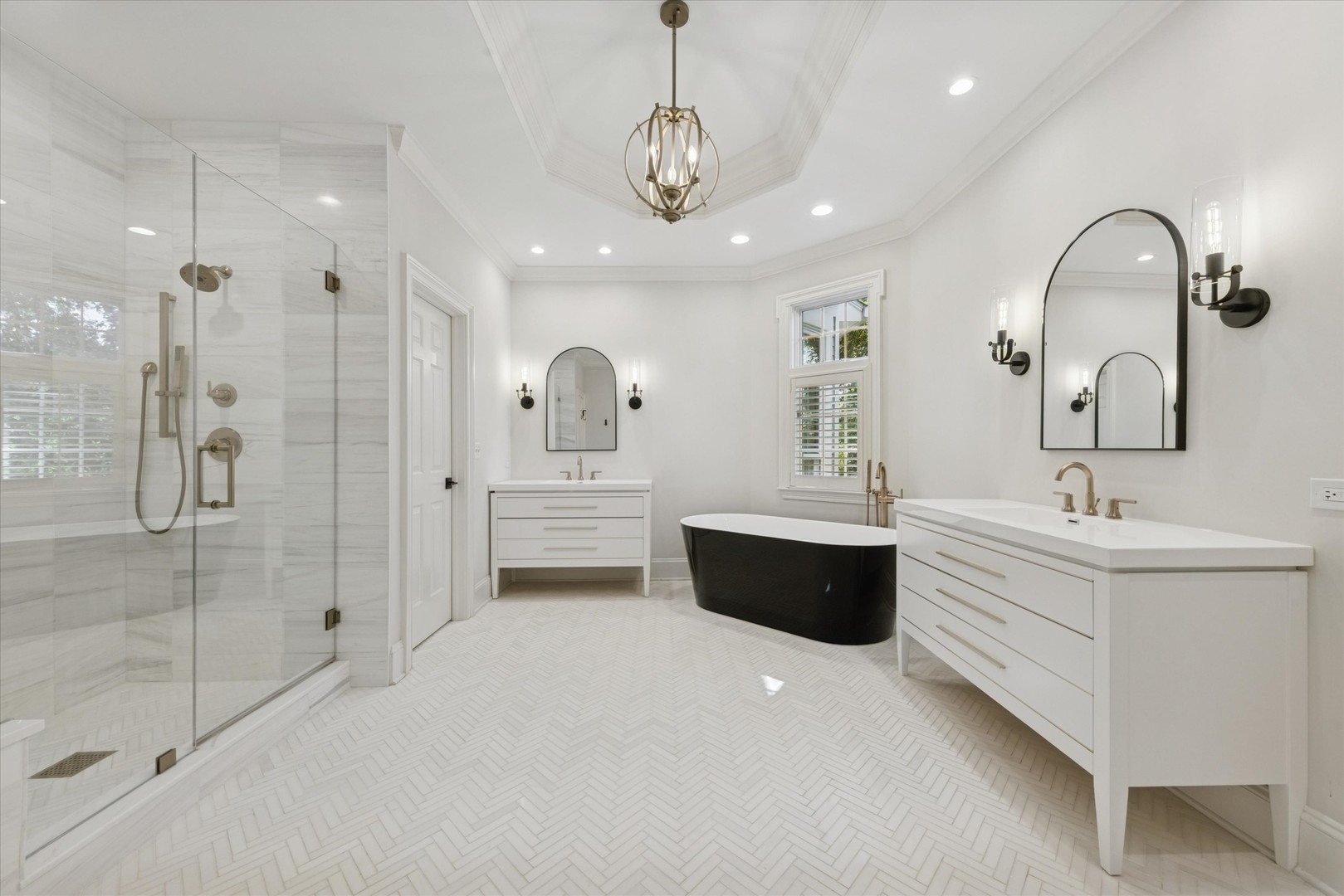 Hinsdale, Illinois, 60521, United States, 6 Bedrooms Bedrooms, ,8 BathroomsBathrooms,Residential,For Sale,1939484