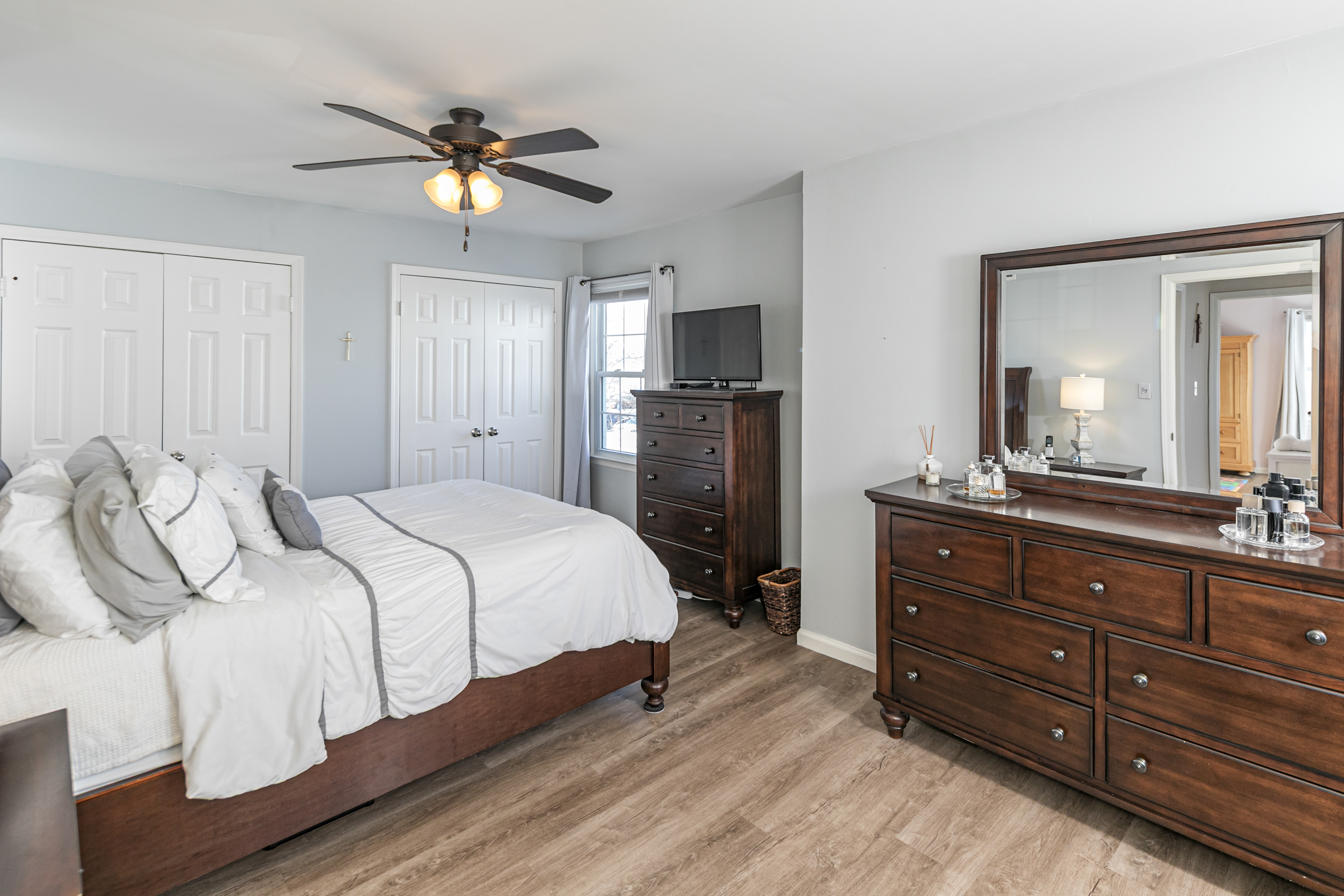  Williamsburg Square Townhouse with New Kitchen, Floors & Bath - 物件實景