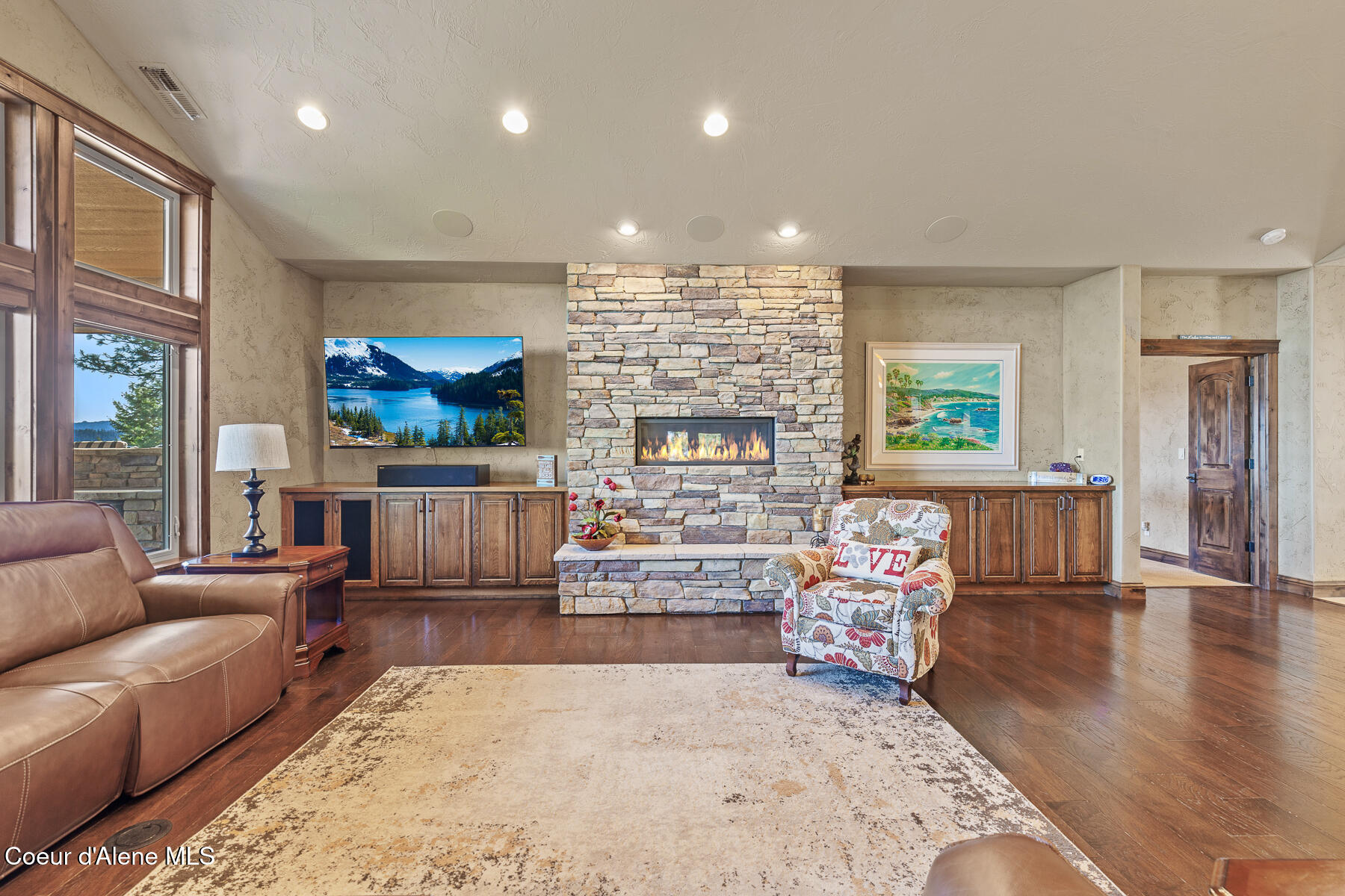 Coeur d'Alene, Idaho, 83814, United States, 5 Bedrooms Bedrooms, ,5 BathroomsBathrooms,Residential,For Sale,1763512