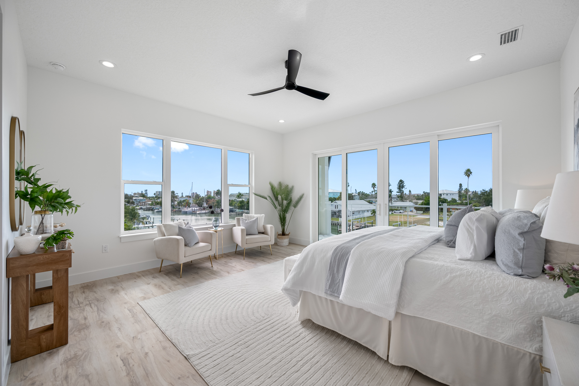 Madeira Beach, Florida, 33708, United States, 6 Bedrooms Bedrooms, ,6 BathroomsBathrooms,Residential,For Sale,1988521