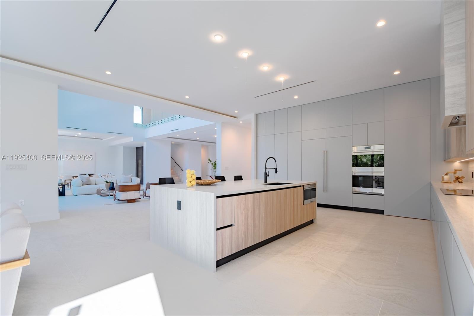 Pinecrest, Florida, 33156, United States, 6 Bedrooms Bedrooms, ,8 BathroomsBathrooms,Residential,For Sale,2003369