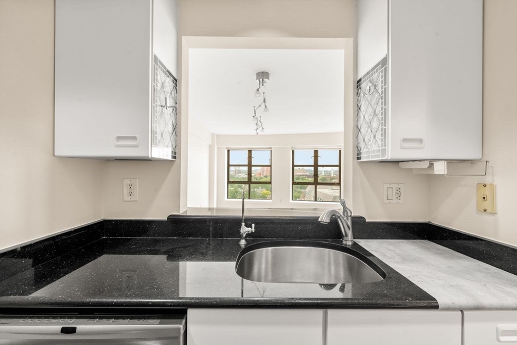 Cambridge, Massachusetts, 02139, United States, 1 Bedroom Bedrooms, ,2 BathroomsBathrooms,Residential,For Sale,1866549