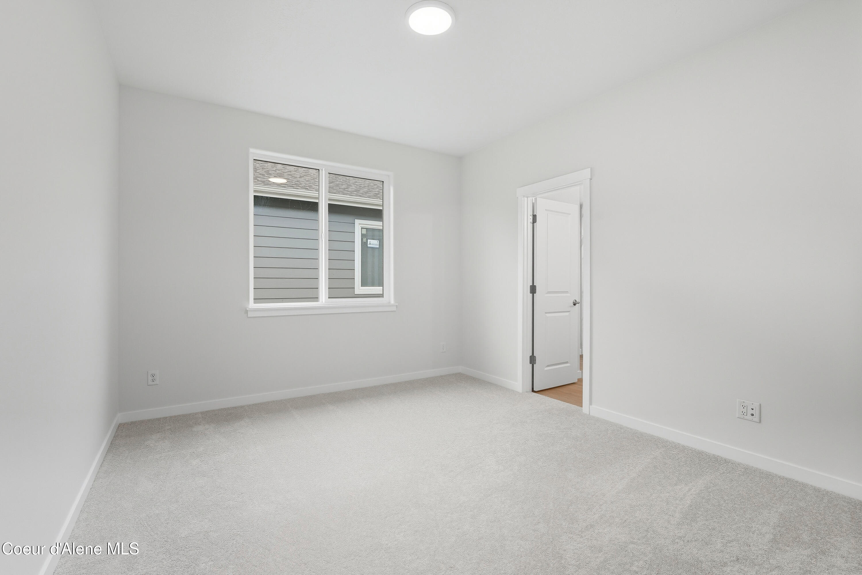 Coeur D'alene, Idaho, 83815, United States, 3 Bedrooms Bedrooms, ,Residential,For Sale,1957513