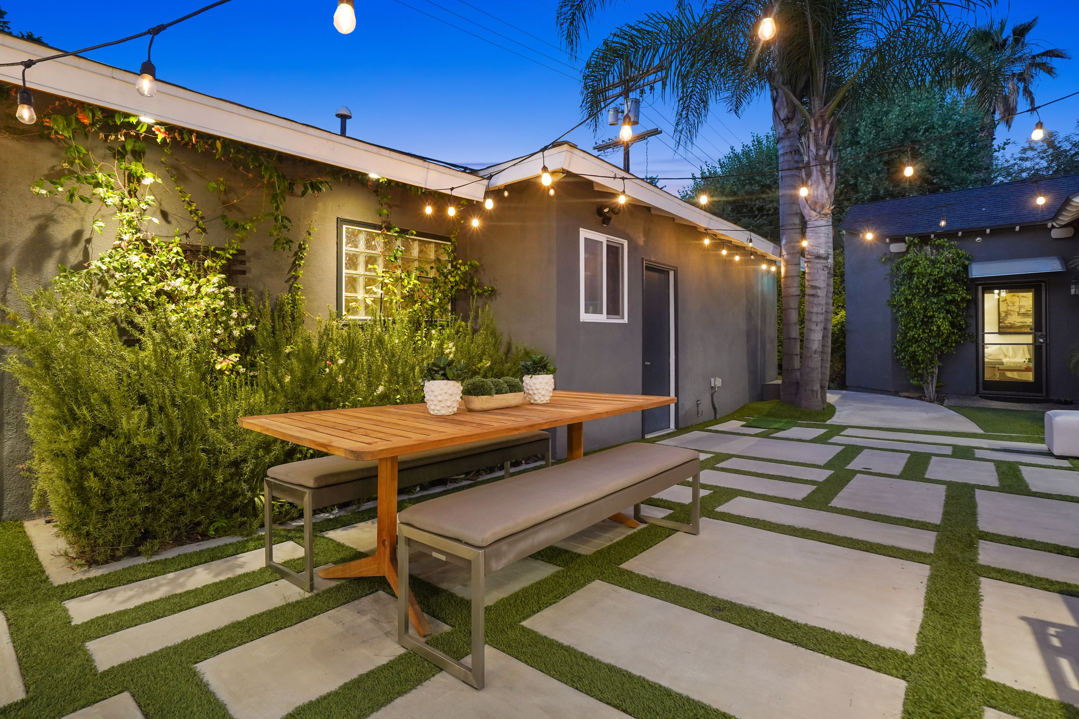  4744 Camellia Avenue - 物件實景