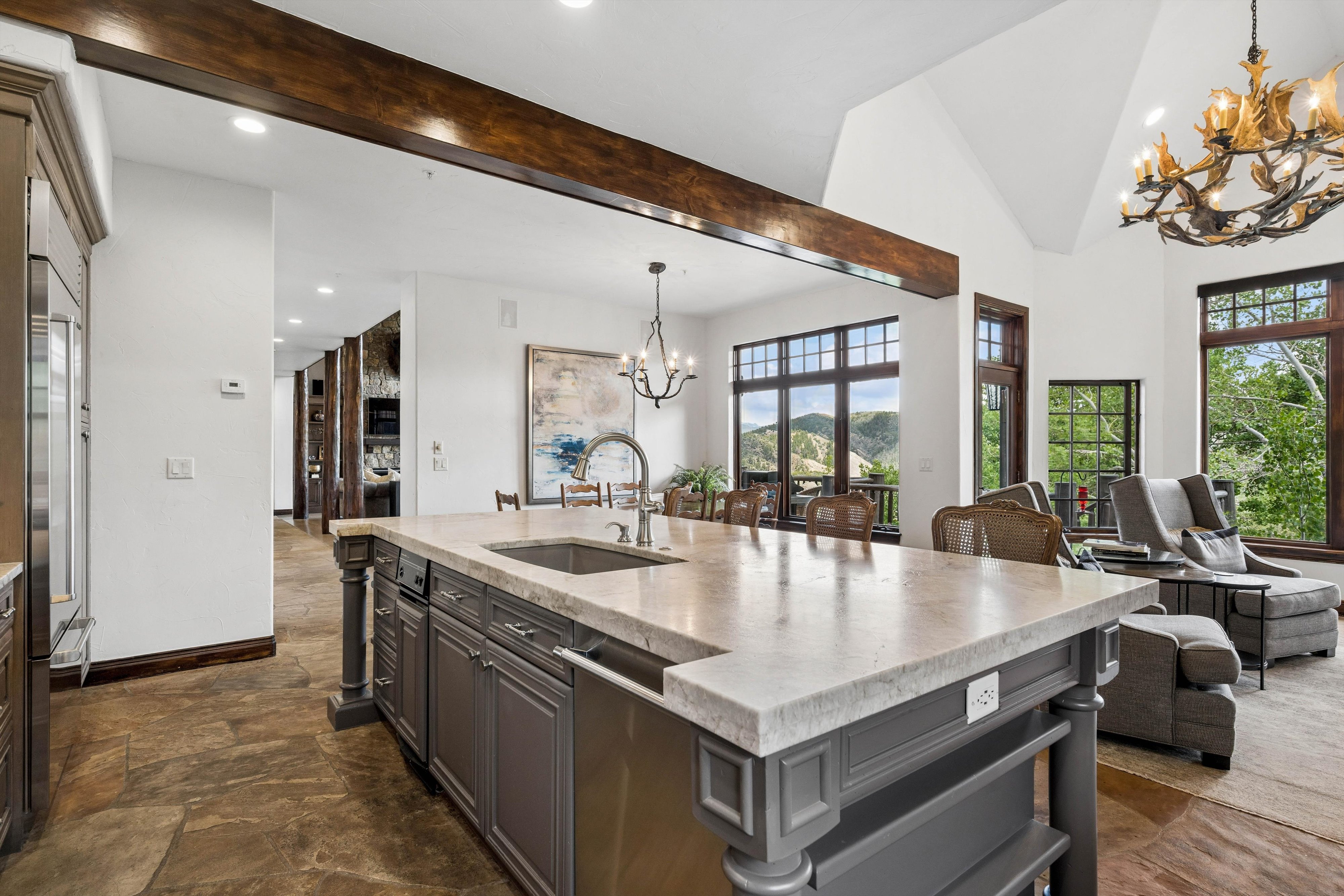  35 Stag Gulch Court Embraces Open Space Meadows With Golf Course Access - 物件實景
