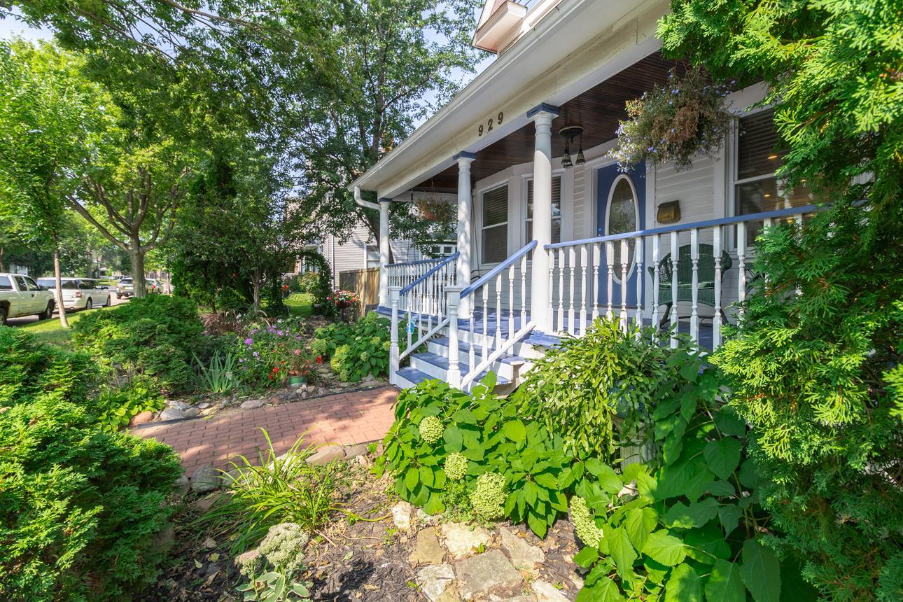 Saint Paul, Minnesota, 55104, United States, 5 Bedrooms Bedrooms, ,3 BathroomsBathrooms,Residential,For Sale,1947967