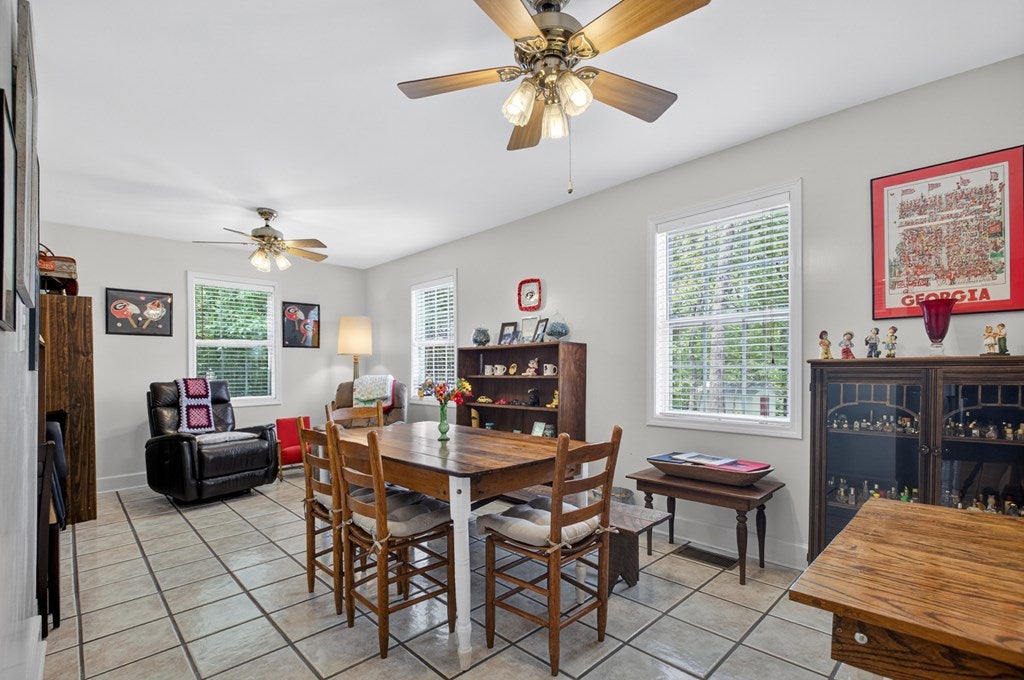 Talking Rock, Georgia, 30175, United States, 5 Bedrooms Bedrooms, ,4 BathroomsBathrooms,Residential,For Sale,1848832