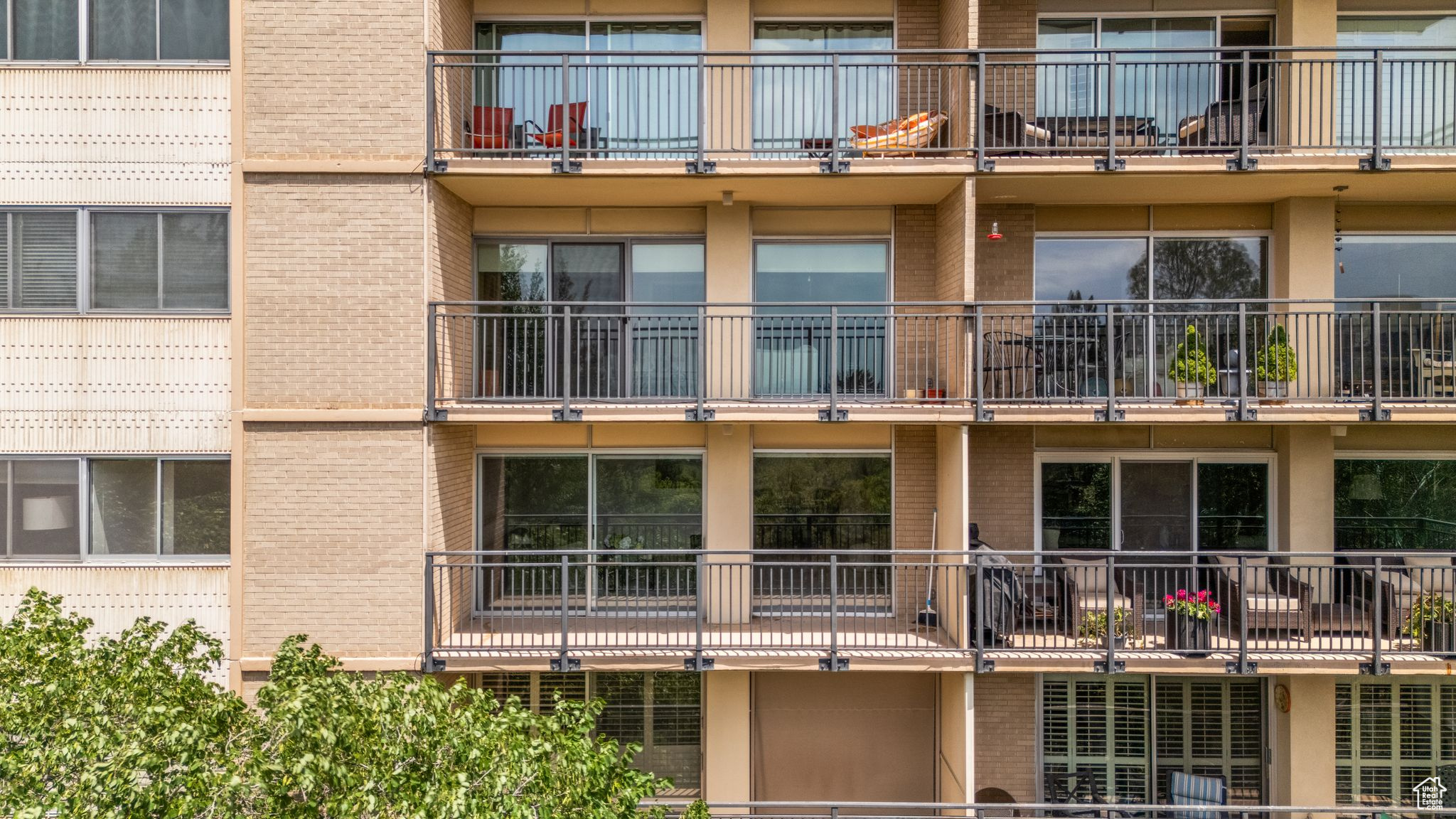 Salt Lake City, Utah, 84108, United States, 2 Bedrooms Bedrooms, ,1 BathroomBathrooms,Residential,For Sale,1882344