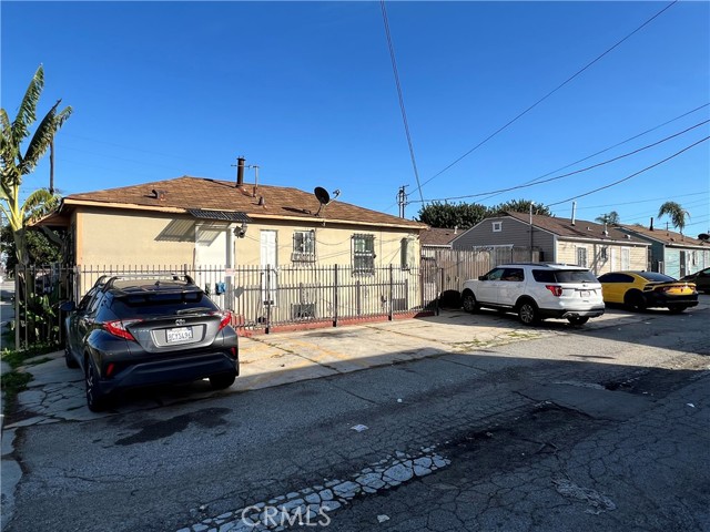 Los Angeles, California, 90047, United States, 8 Bedrooms Bedrooms, ,Residential,For Sale,1865127