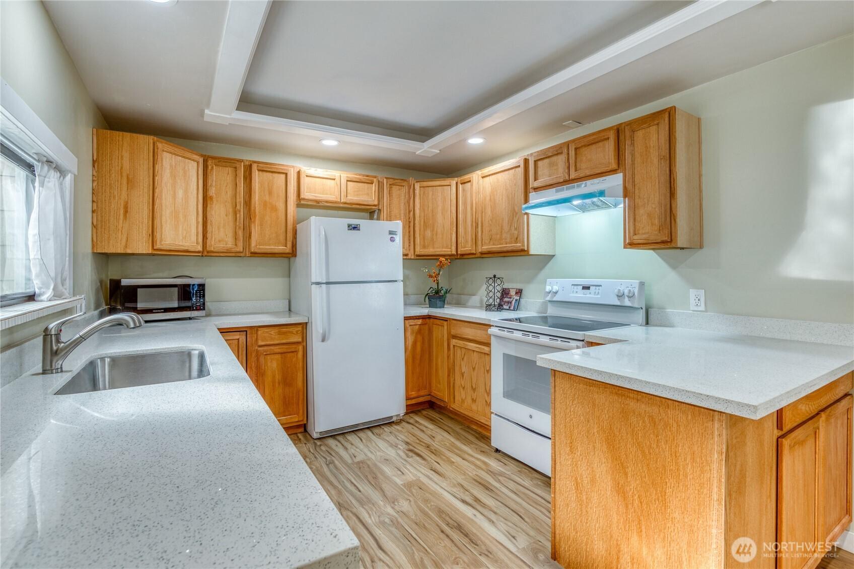 SEATTLE, Washington, 98178, United States, 2 Bedrooms Bedrooms, ,1 BathroomBathrooms,Residential,For Sale,1723686