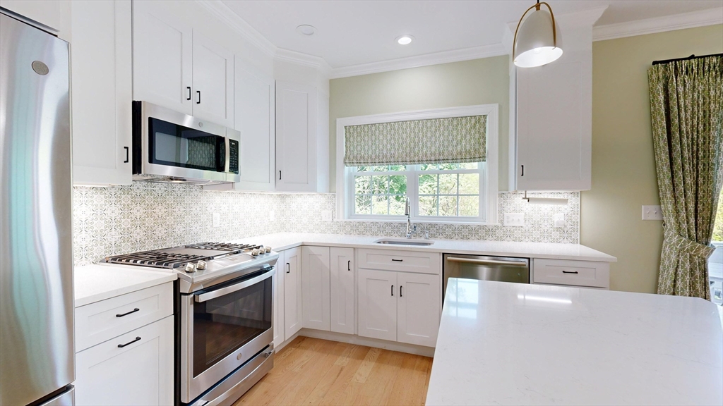 Peabody, Massachusetts, 01960, United States, 3 Bedrooms Bedrooms, ,4 BathroomsBathrooms,Residential,For Sale,2048851