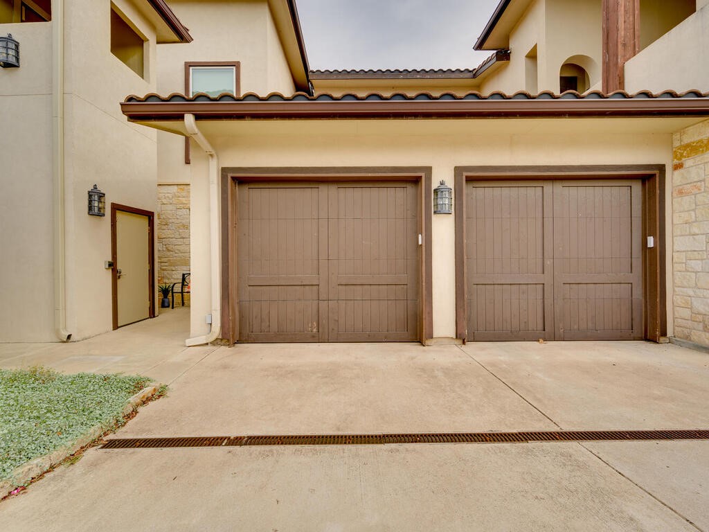 Austin, Texas, 78732, United States, 2 Bedrooms Bedrooms, ,2 BathroomsBathrooms,Residential,For Sale,1849026