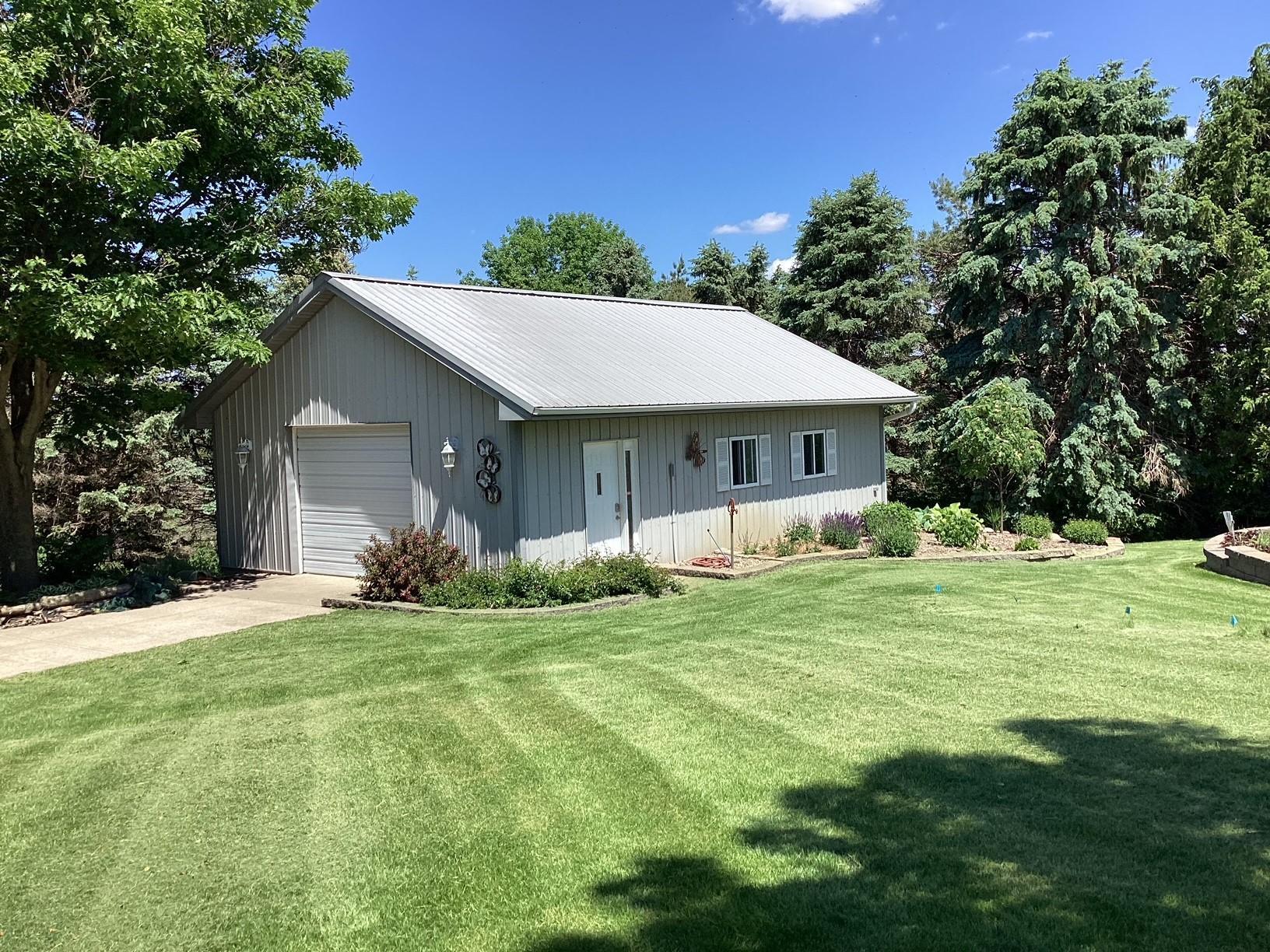 Alden, Minnesota, 56009, United States, 4 Bedrooms Bedrooms, ,1 BathroomBathrooms,Residential,For Sale,1920327