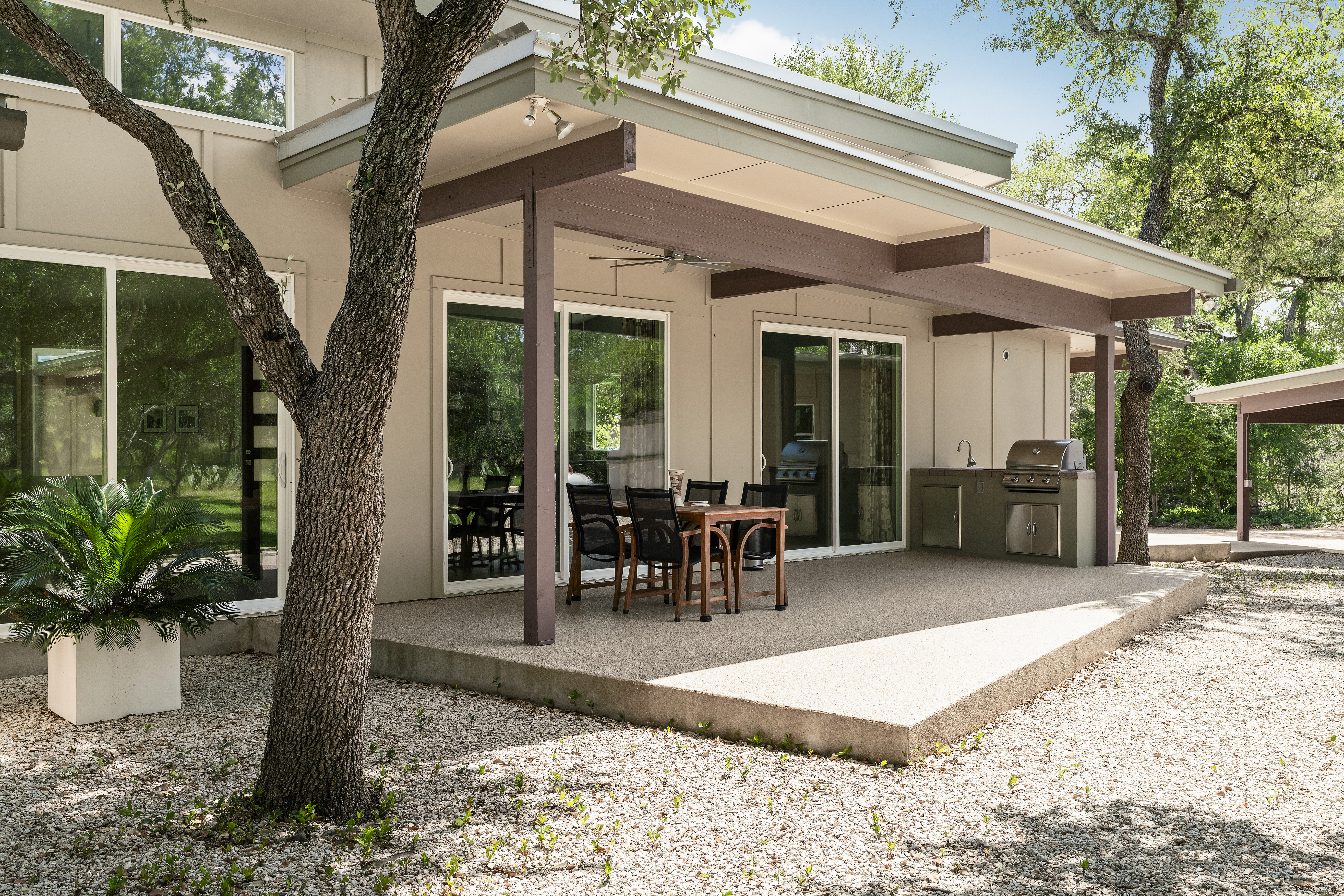  A Modern Hill Country Retreat on 5 Lush Acres - 物件實景