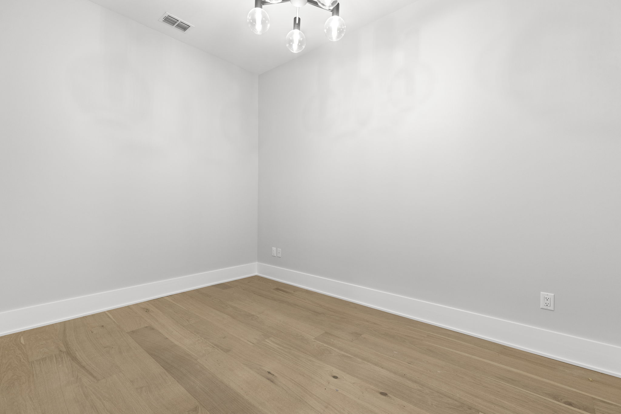Tampa, Florida, 33609, United States, 3 Bedrooms Bedrooms, ,4 BathroomsBathrooms,Residential,For Sale,1900707