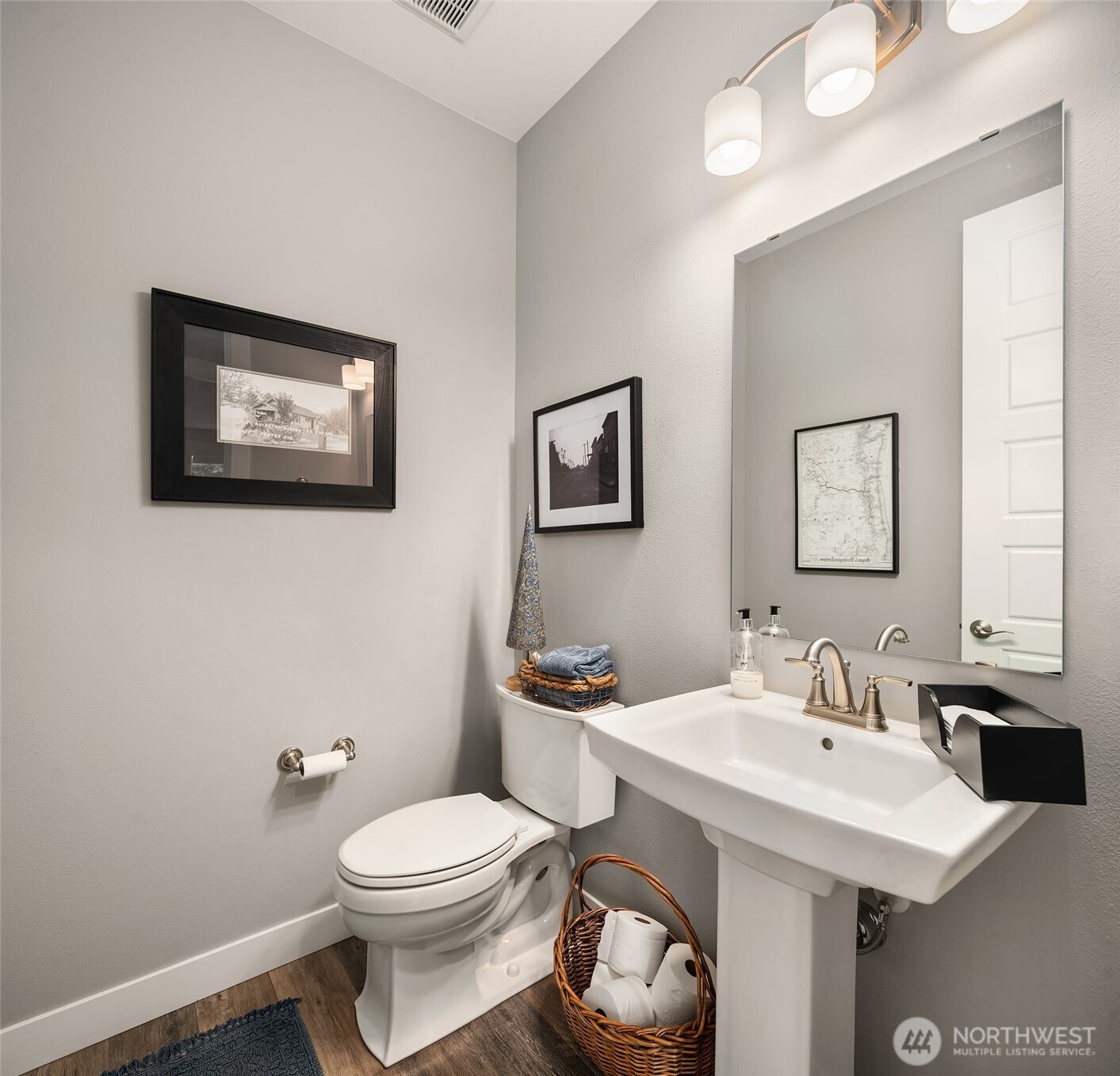 Seattle, Washington, 98178, United States, 4 Bedrooms Bedrooms, ,3 BathroomsBathrooms,Residential,For Sale,1793802