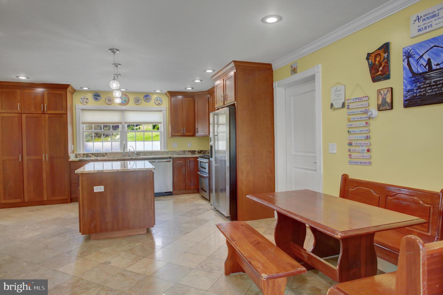 Big Pool, Maryland, 21711, United States, 5 Bedrooms Bedrooms, ,4 BathroomsBathrooms,Residential,For Sale,1897017