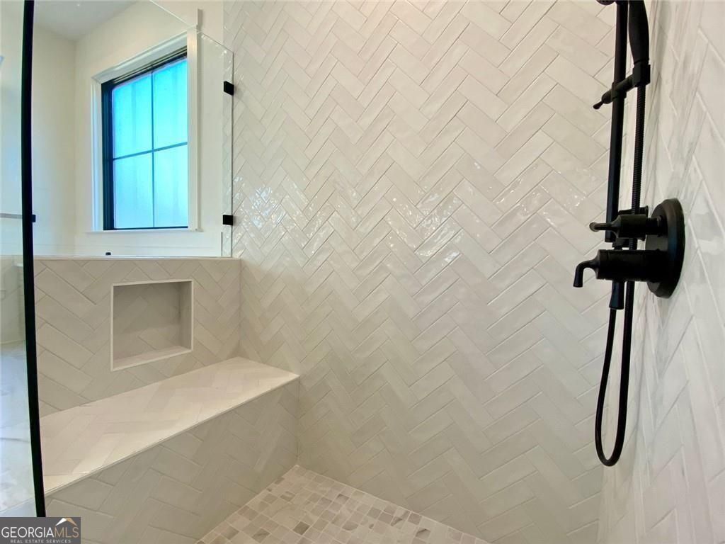 Gainesville, Georgia, 30506, United States, 5 Bedrooms Bedrooms, ,4 BathroomsBathrooms,Residential,For Sale,1909914