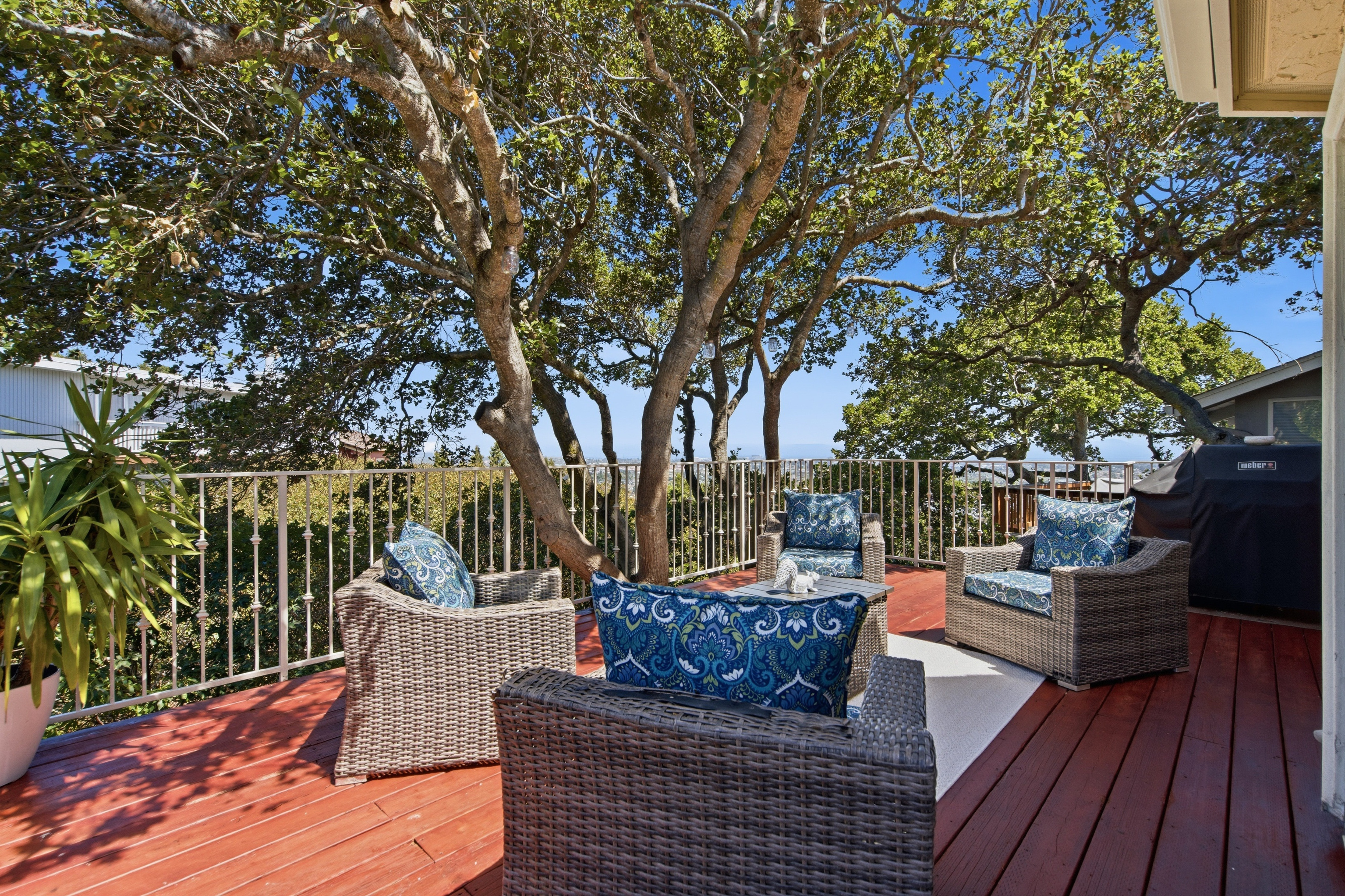  Prime Belmont Hills Home with Bay Views - 物件實景