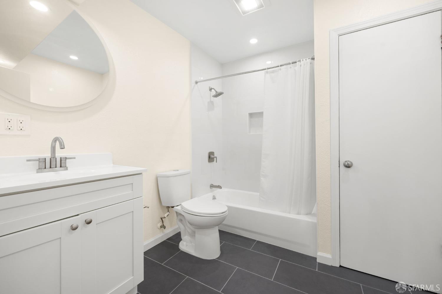 San Francisco, California, 94134, United States, 4 Bedrooms Bedrooms, ,3 BathroomsBathrooms,Residential,For Sale,1950995
