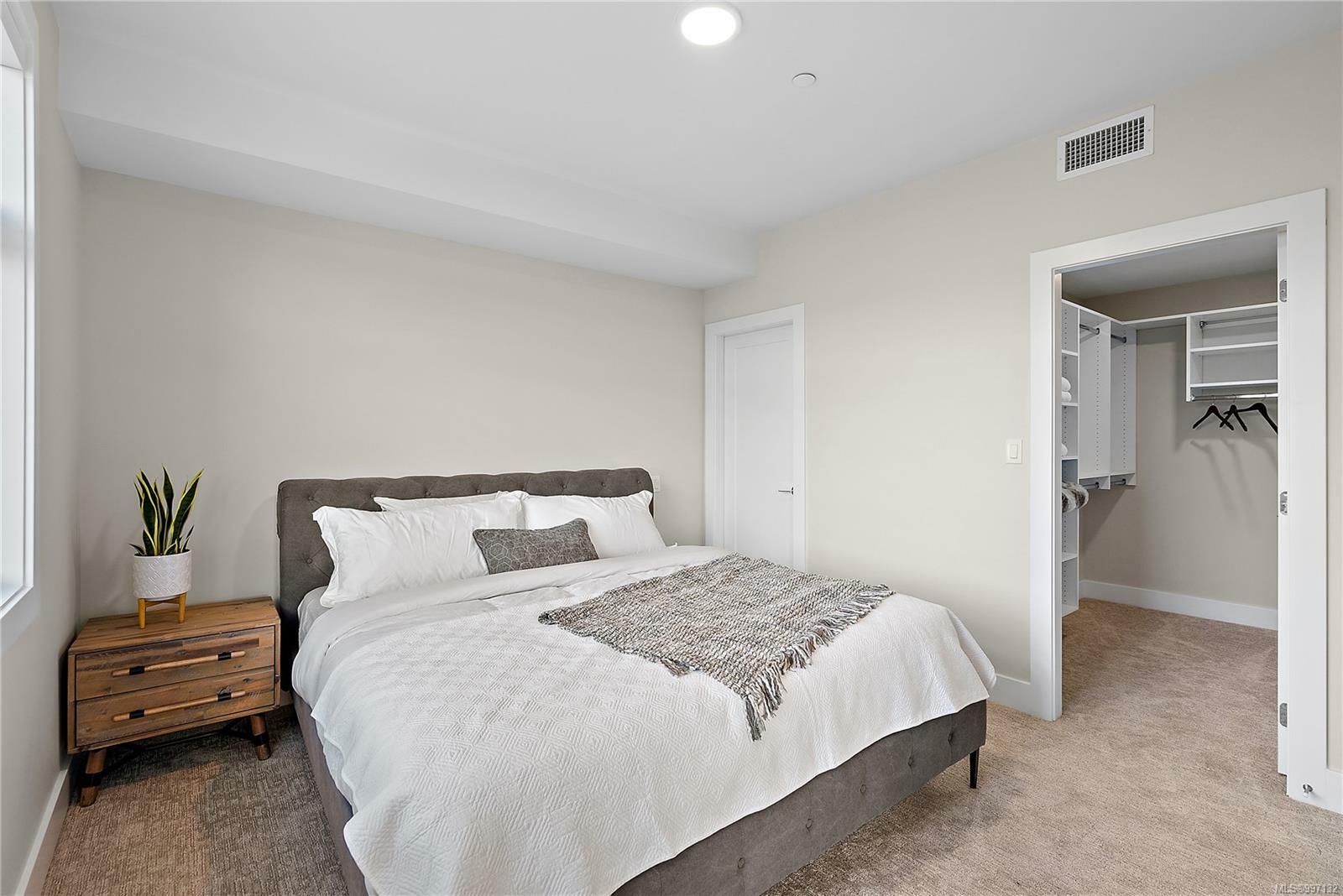 CENTRAL SAANICH, British Columbia, V8M 0B9, CA, 2 Bedrooms Bedrooms, ,Residential,For Sale,1874354