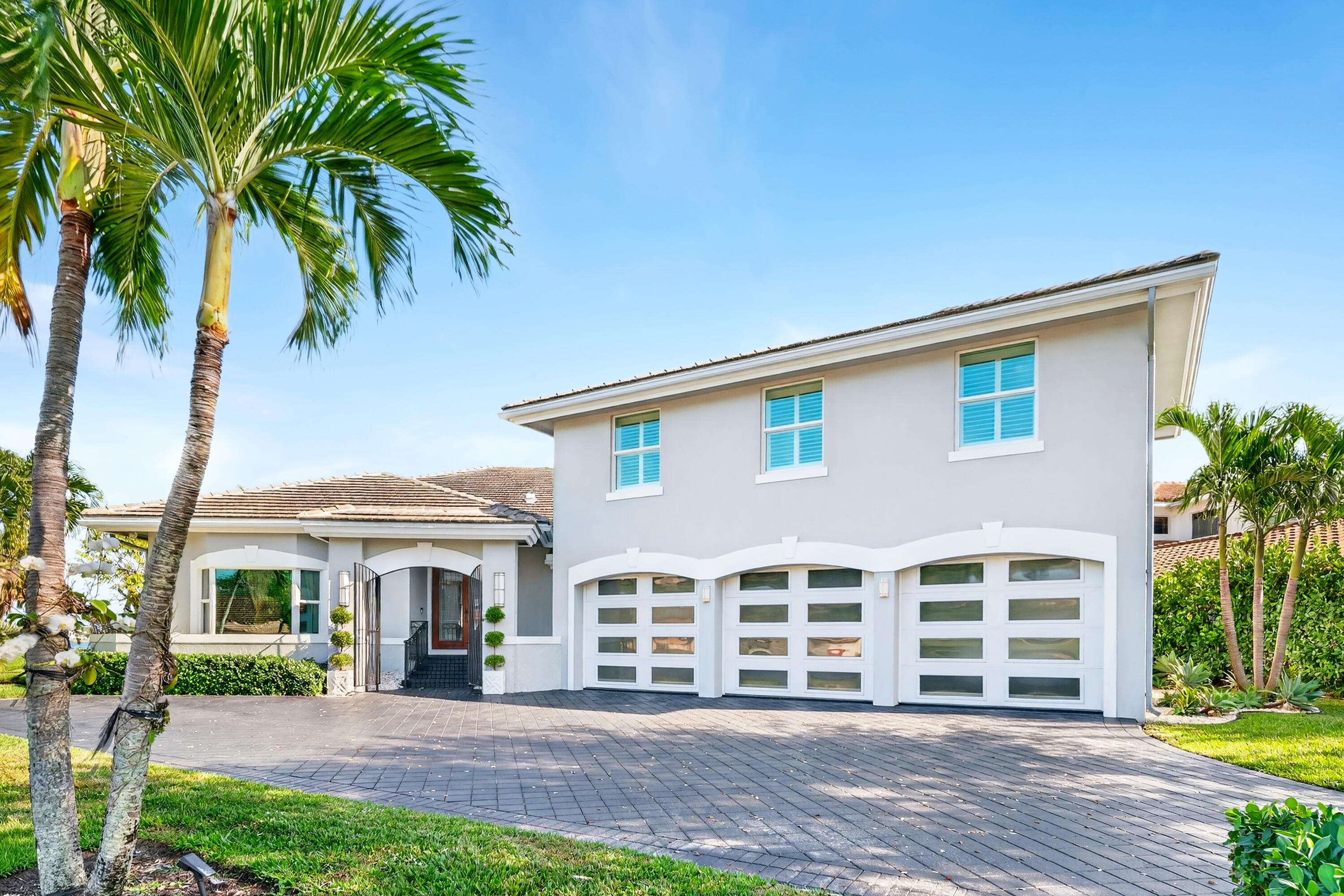 West Palm Beach, Florida, 33401, United States, 4 Bedrooms Bedrooms, ,5 BathroomsBathrooms,Residential,For Sale,2002916