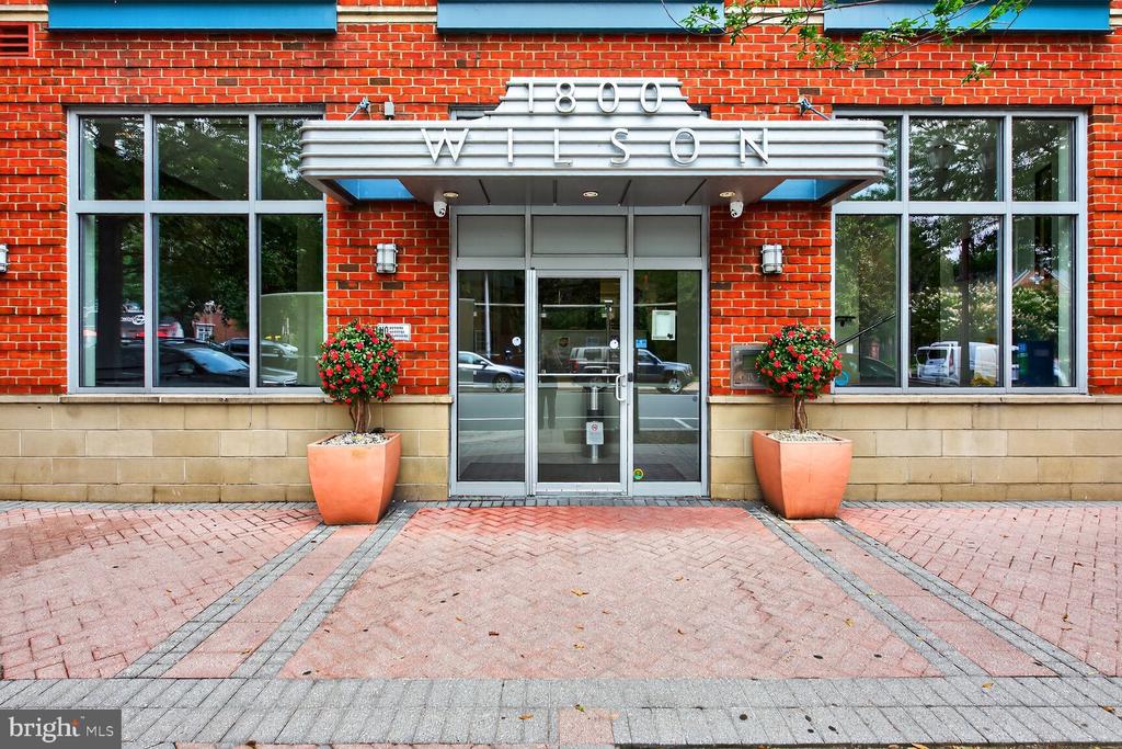 Arlington, Virginia, 22201, United States, 2 Bedrooms Bedrooms, ,2 BathroomsBathrooms,Residential,For Sale,1927773
