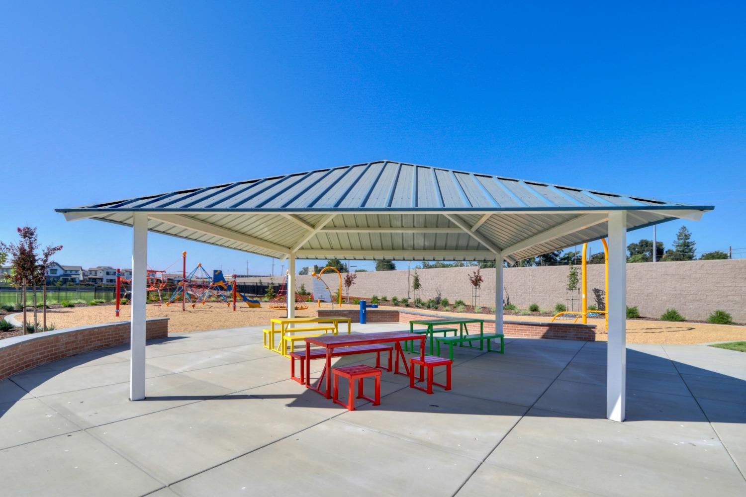 Sacramento, California, 95818, United States, 3 Bedrooms Bedrooms, ,3 BathroomsBathrooms,Residential,For Sale,1993091