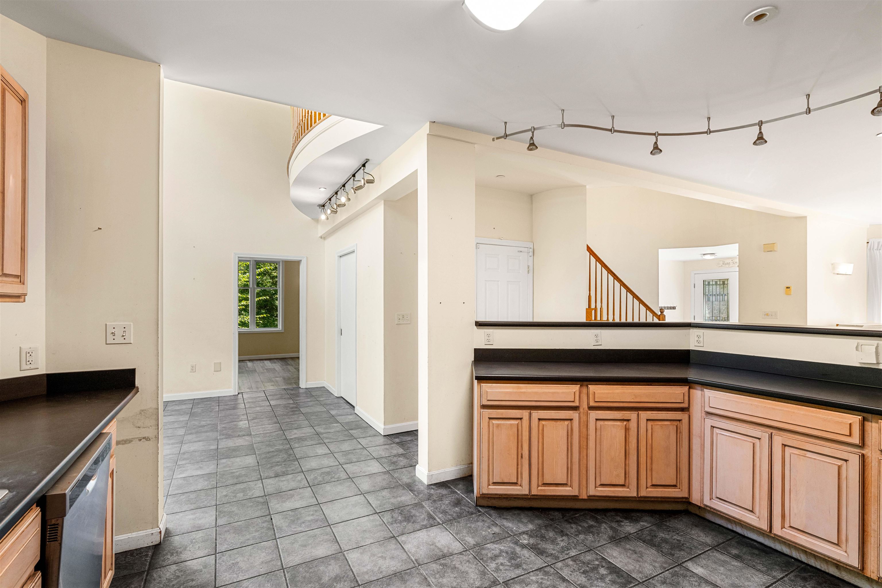 Dunbarton, New Hampshire, 03046, United States, 4 Bedrooms Bedrooms, ,3 BathroomsBathrooms,Residential,For Sale,1916855