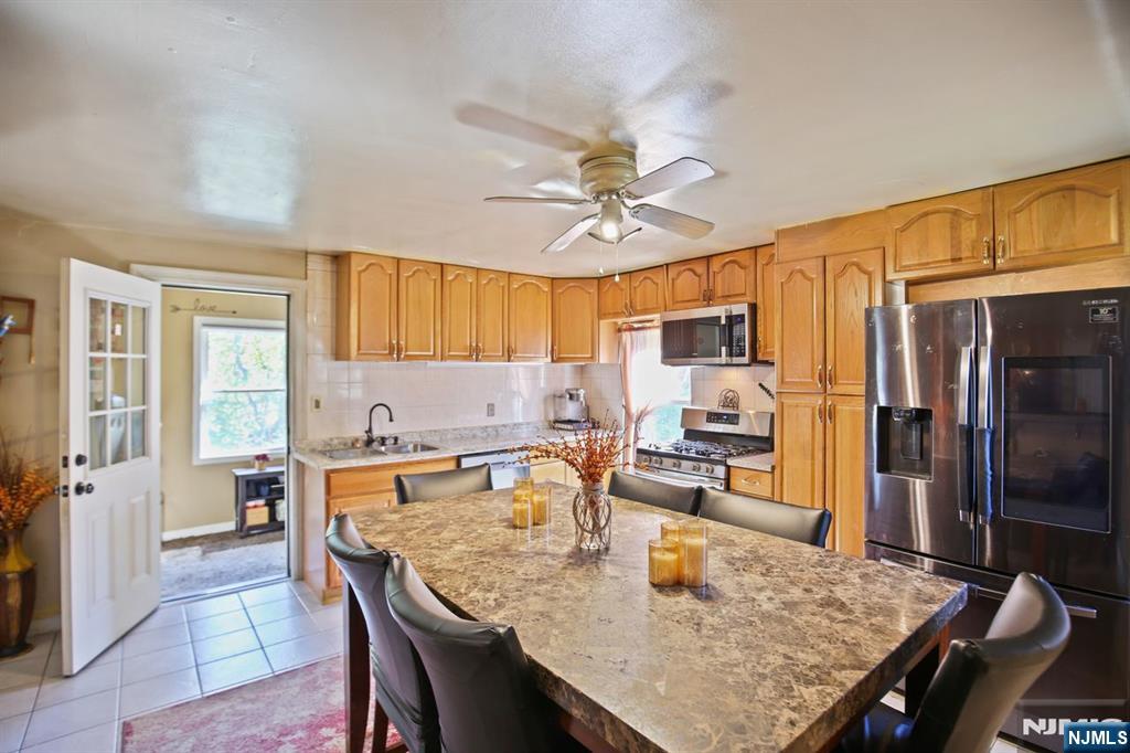 Ridgewood, New Jersey, 07450, United States, 3 Bedrooms Bedrooms, ,2 BathroomsBathrooms,Residential,For Sale,1988211