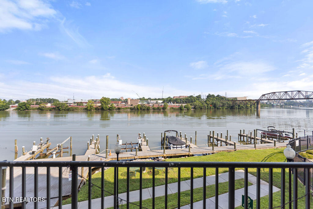 Knoxville, Tennessee, 37902, United States, 3 Bedrooms Bedrooms, ,2 BathroomsBathrooms,Residential,For Sale,1870599