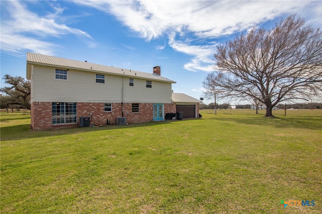 Hallettsville, Texas, 77964, United States, 4 Bedrooms Bedrooms, ,2 BathroomsBathrooms,Residential,For Sale,1848225